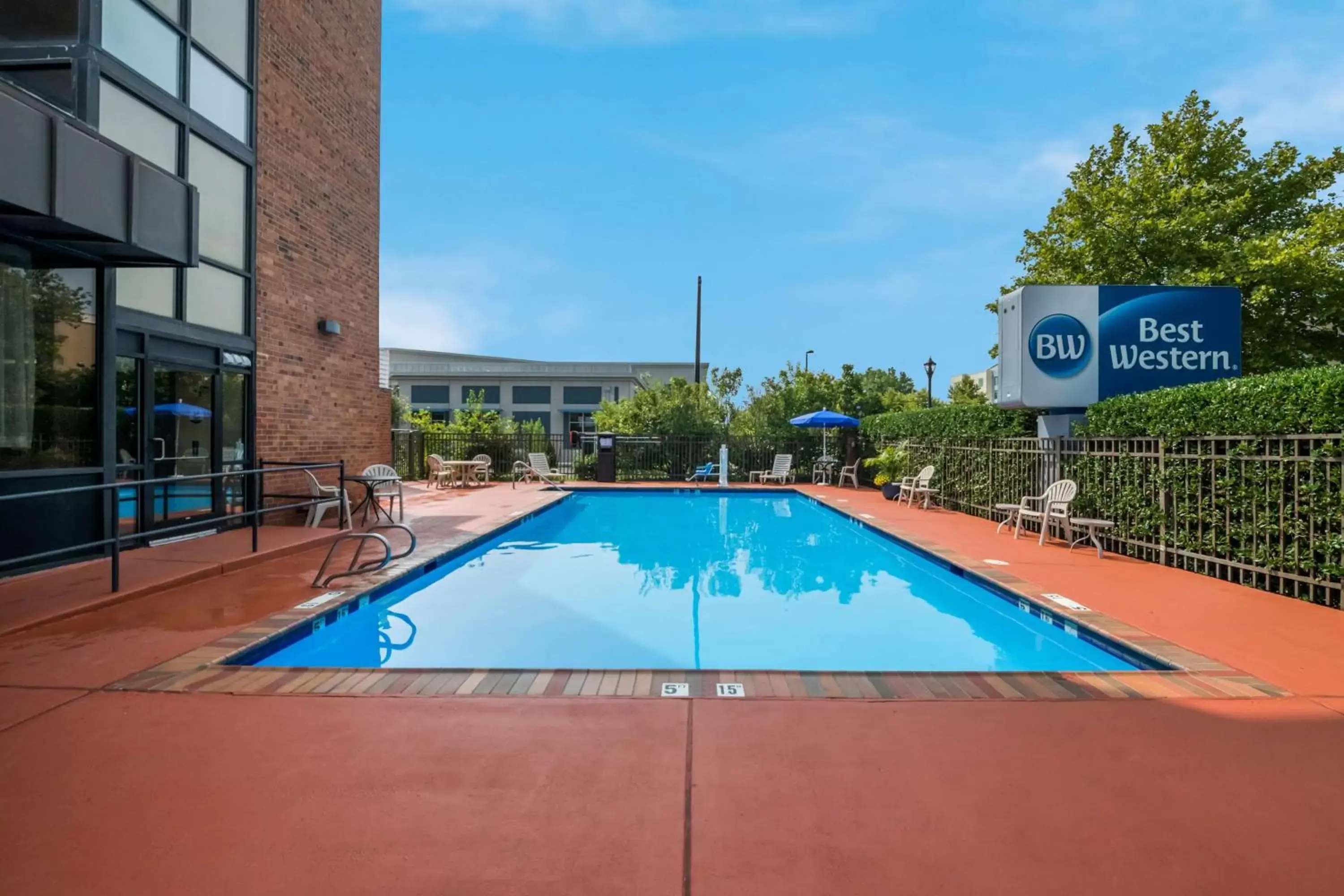 Pool view, Swimming Pool in Best Western Hampton Coliseum Inn