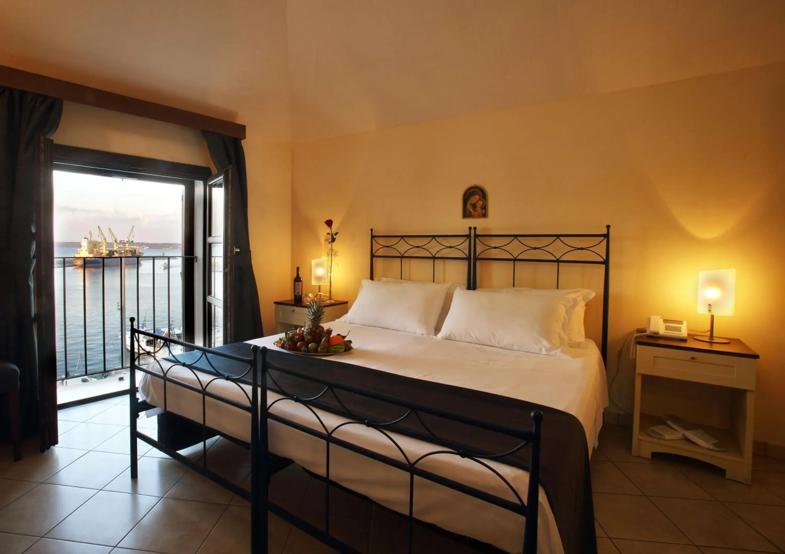 Bedroom, Bed in Al Pescatore Hotel & Restaurant