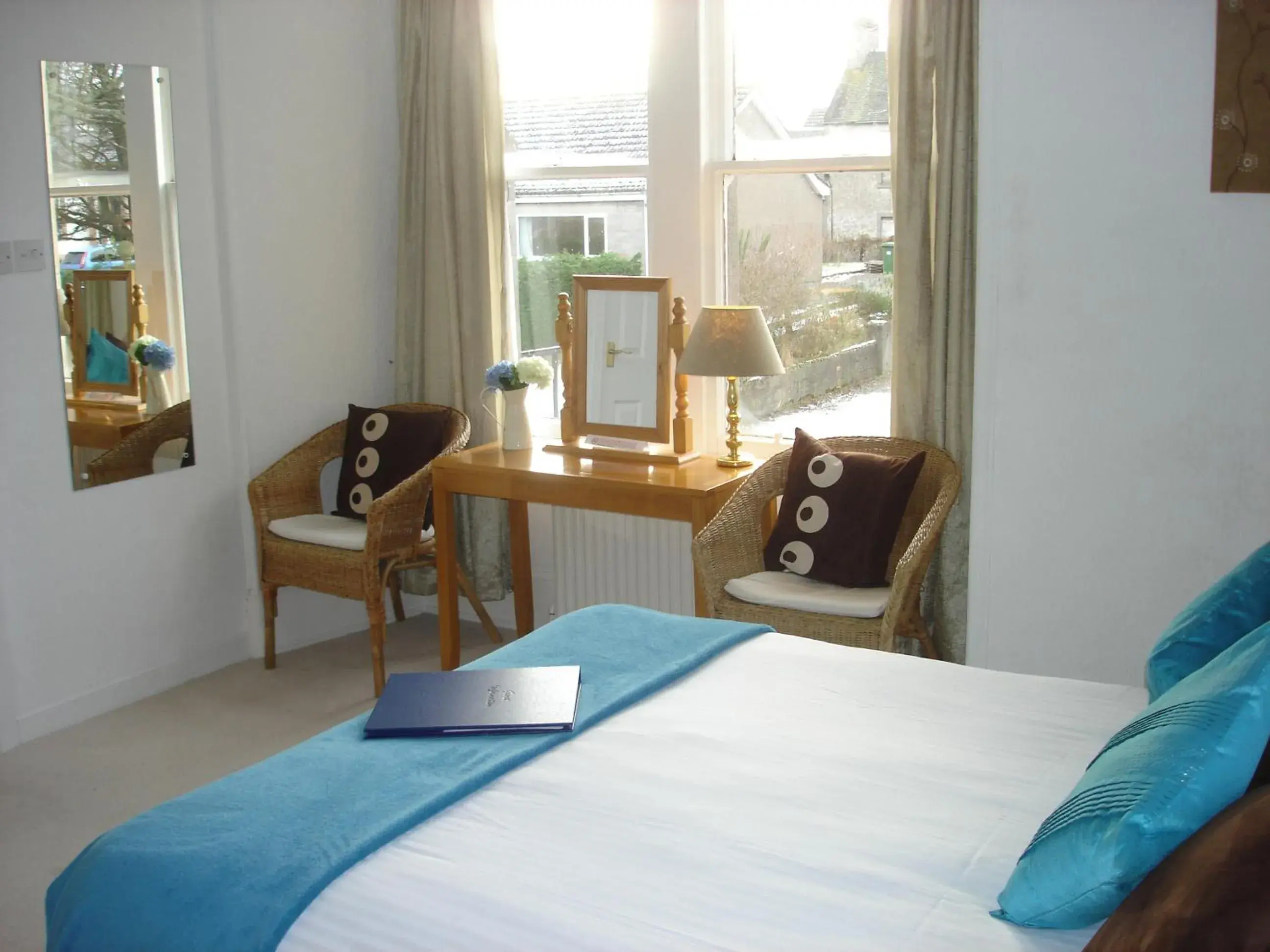 Photo of the whole room, Bed in The Bandstand