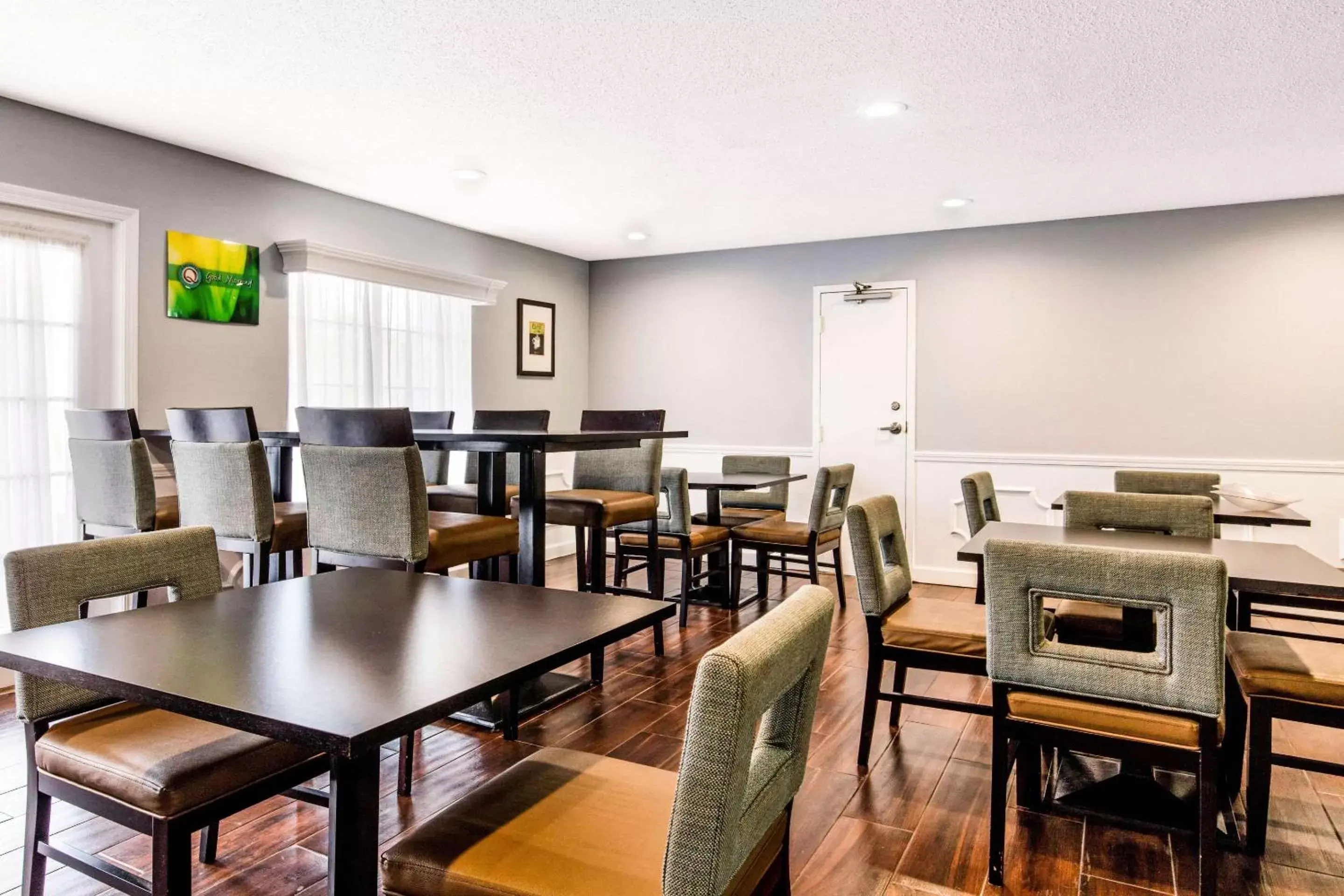 Restaurant/places to eat in Quality Inn Trussville I-59 exit 141 Restaurant/places to eat in Quality Inn Trussville I-59 exit 141