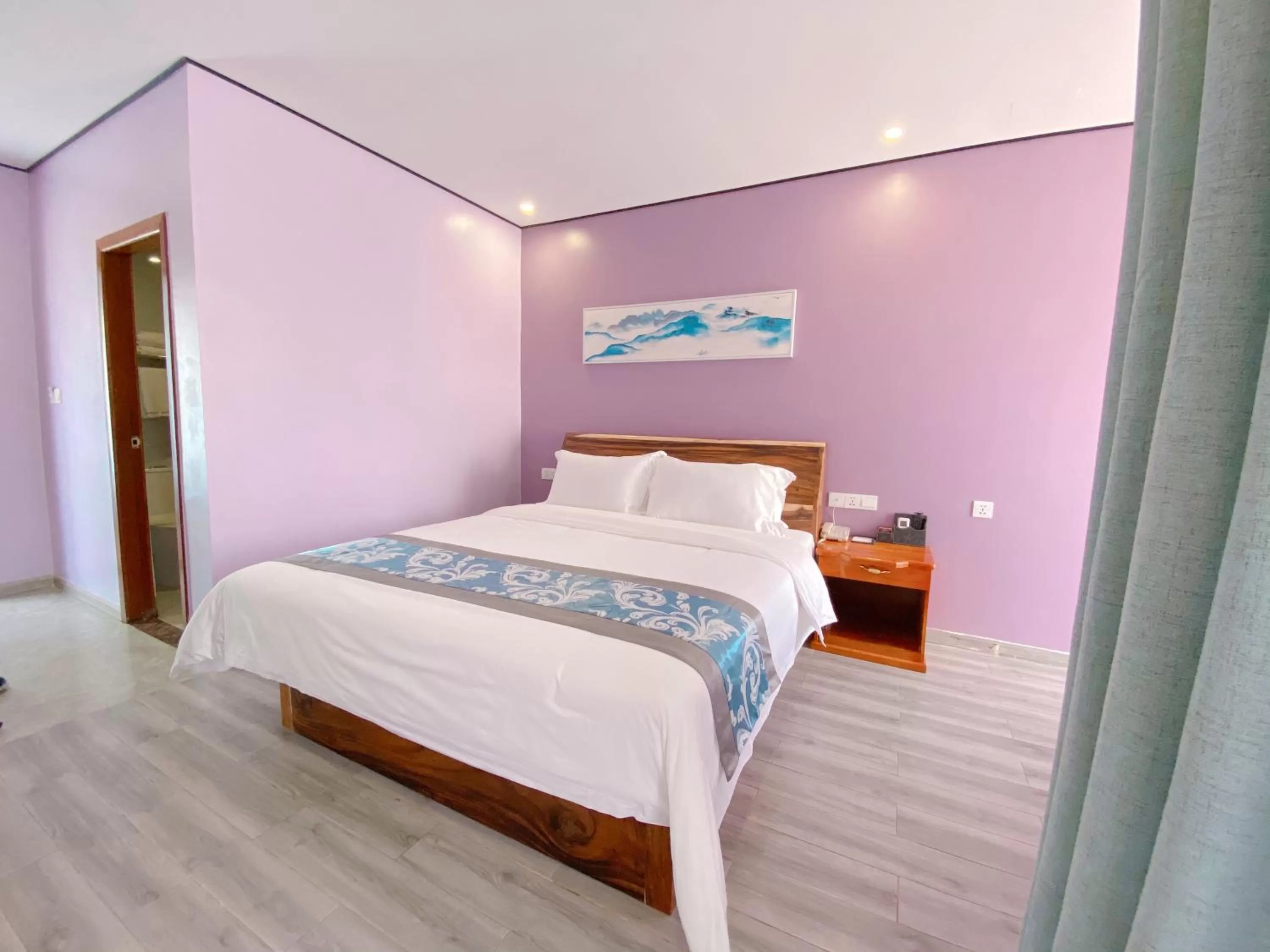 Photo of the whole room in Junlan Hotel