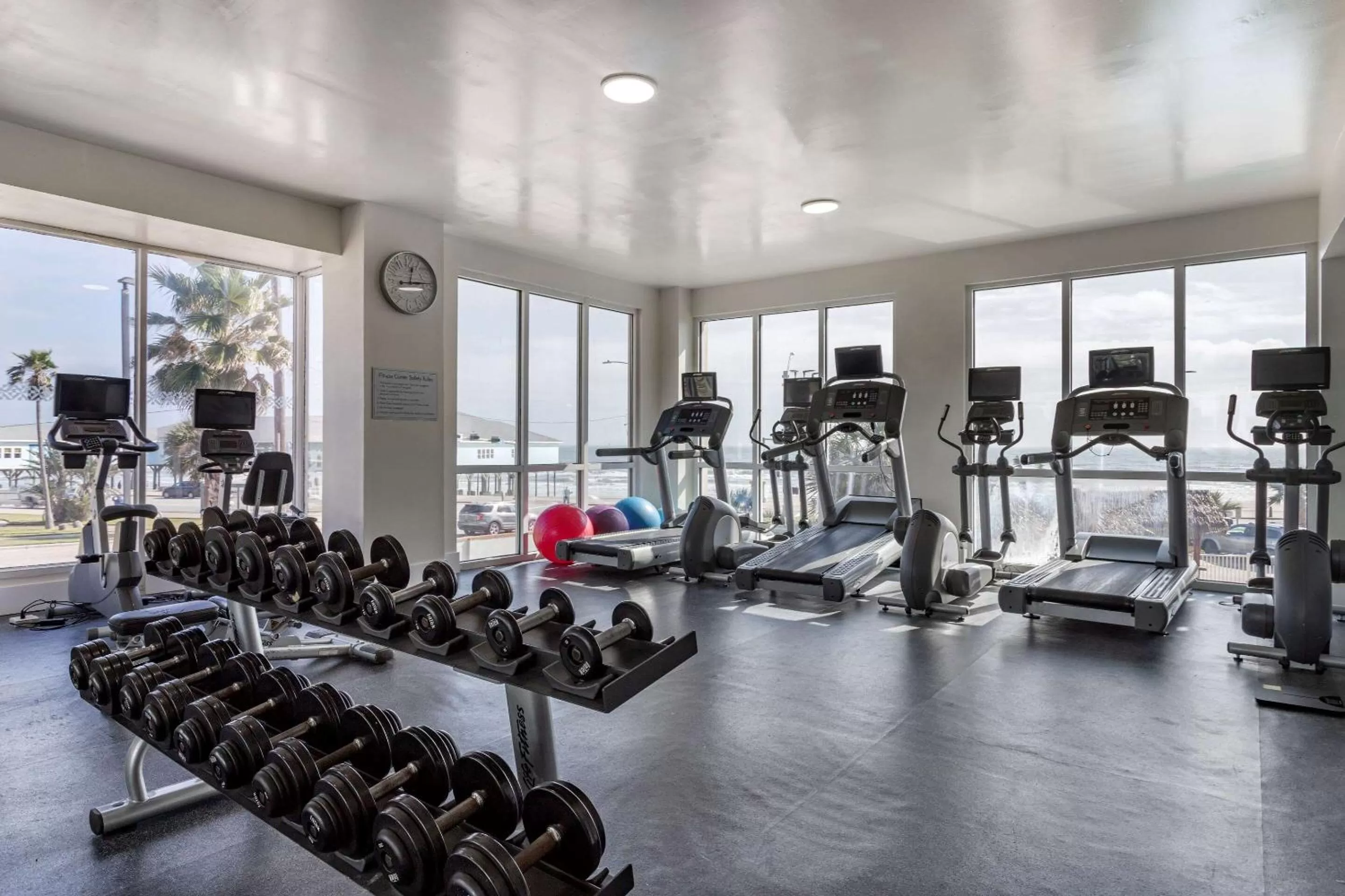 Fitness centre/facilities, Fitness Center/Facilities in Clarion Pointe Galveston Seawall