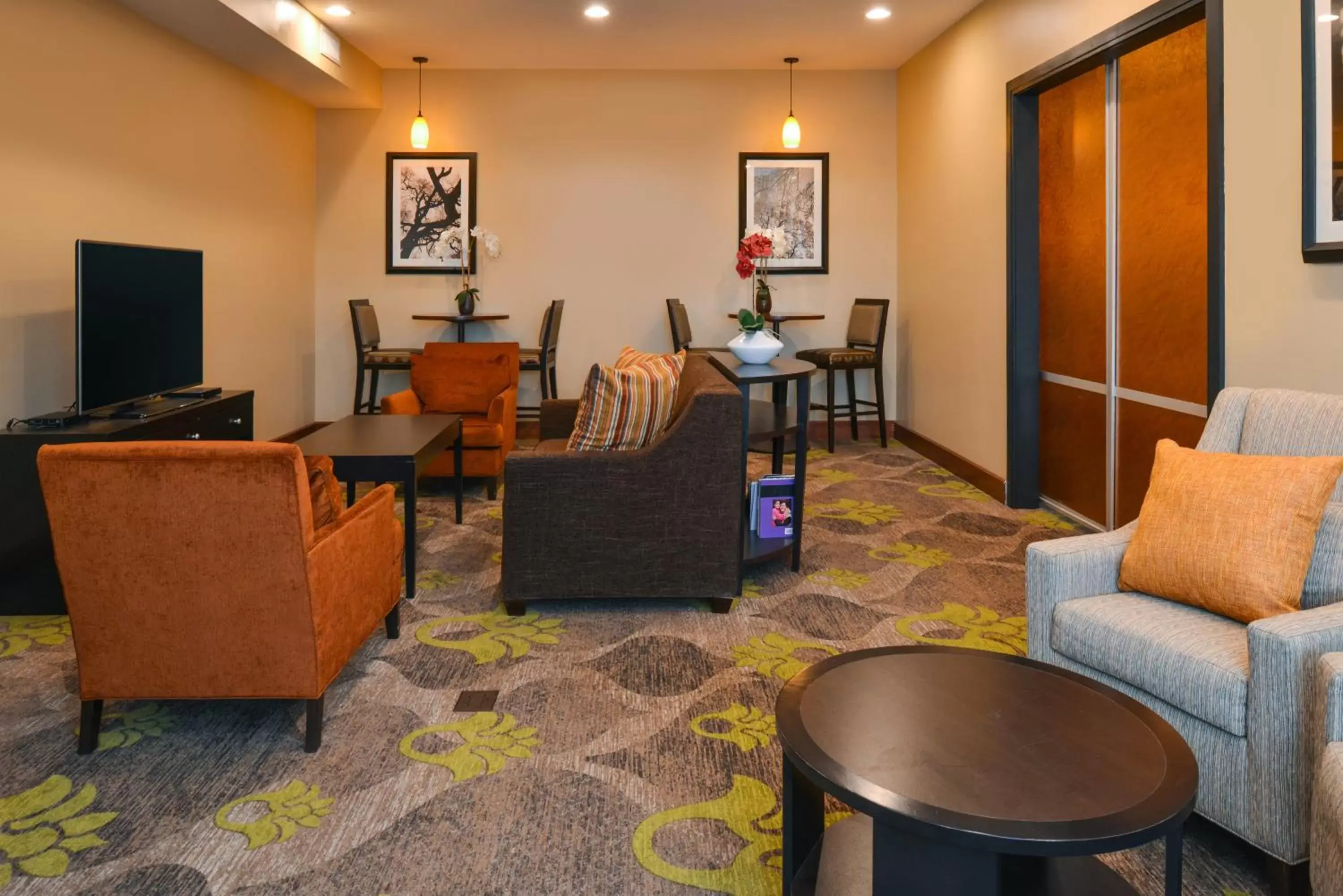 Other, Seating Area in Staybridge Suites Merrillville, an IHG Hotel