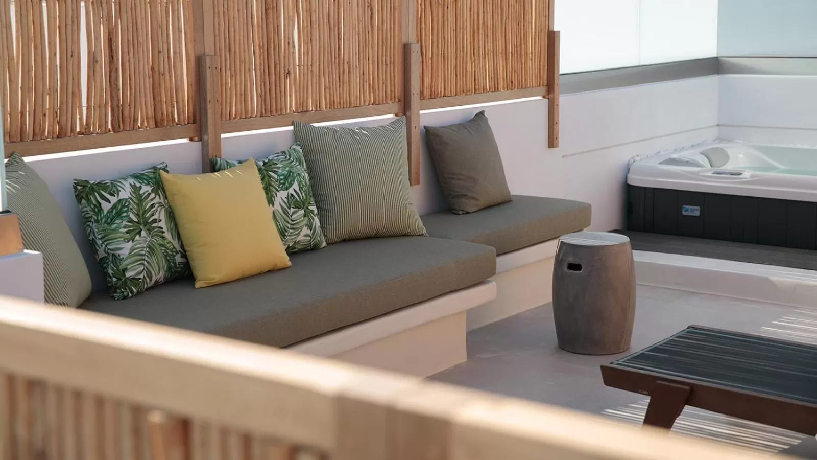 Hot Tub, Seating Area in Makava Suites Naxos