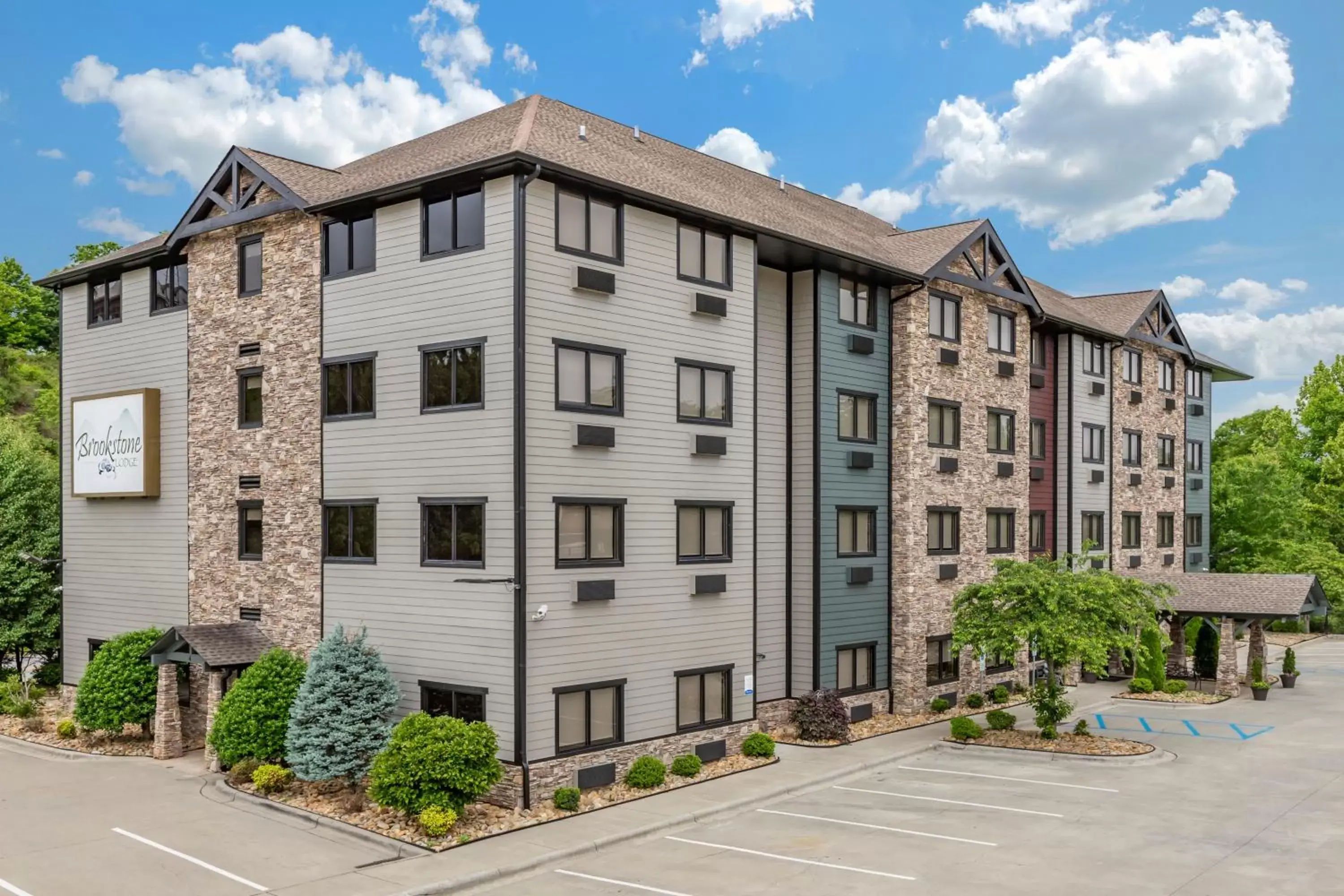 Property Building in Brookstone Lodge near Biltmore Village, Ascend Hotel Collection