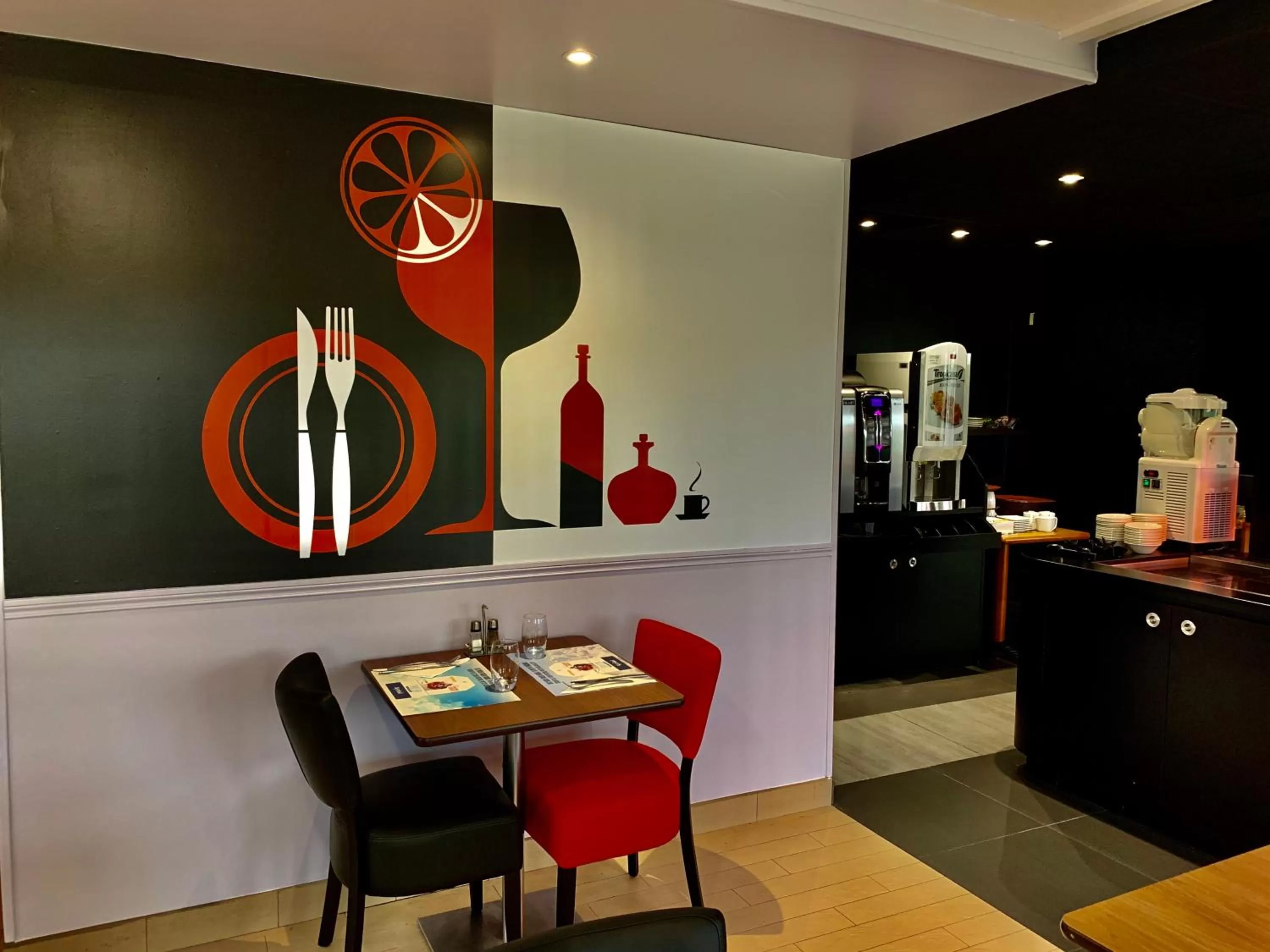 Restaurant/places to eat in KYRIAD Issoudun