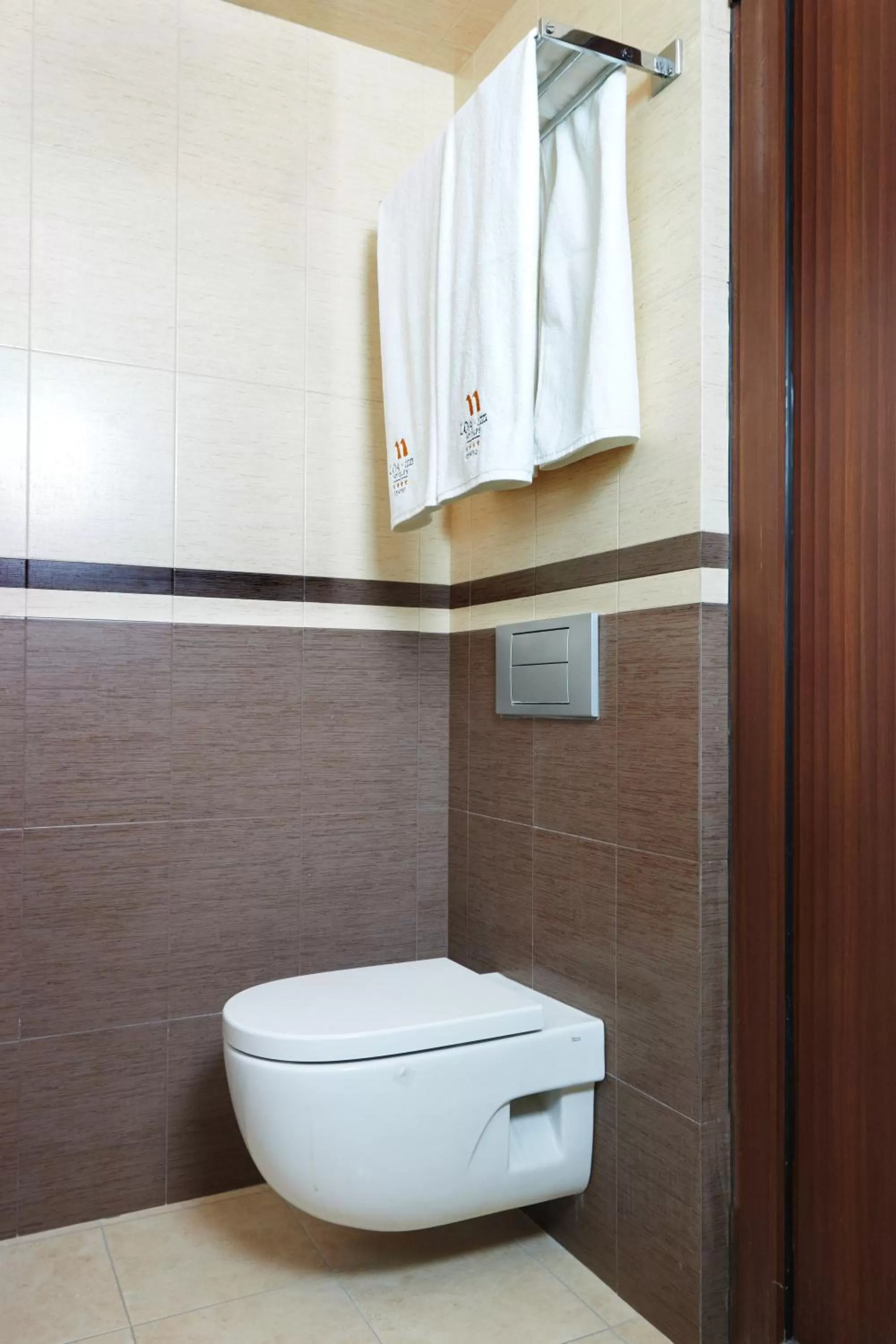 Toilet, Bathroom in Loa Inn Business Centro Puebla