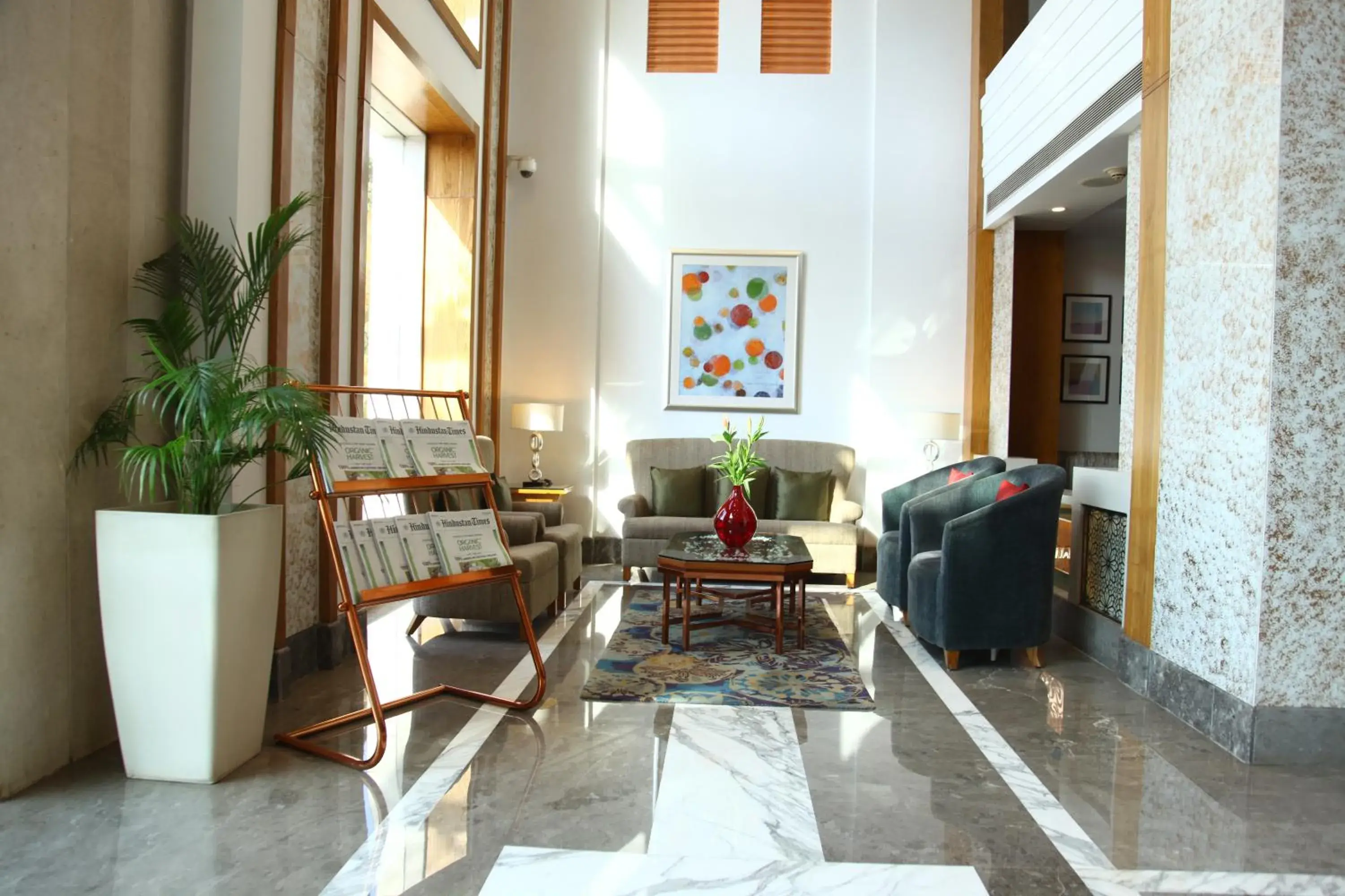Seating area, Lobby/Reception in The Place Gurugram, a member of Radisson Individuals