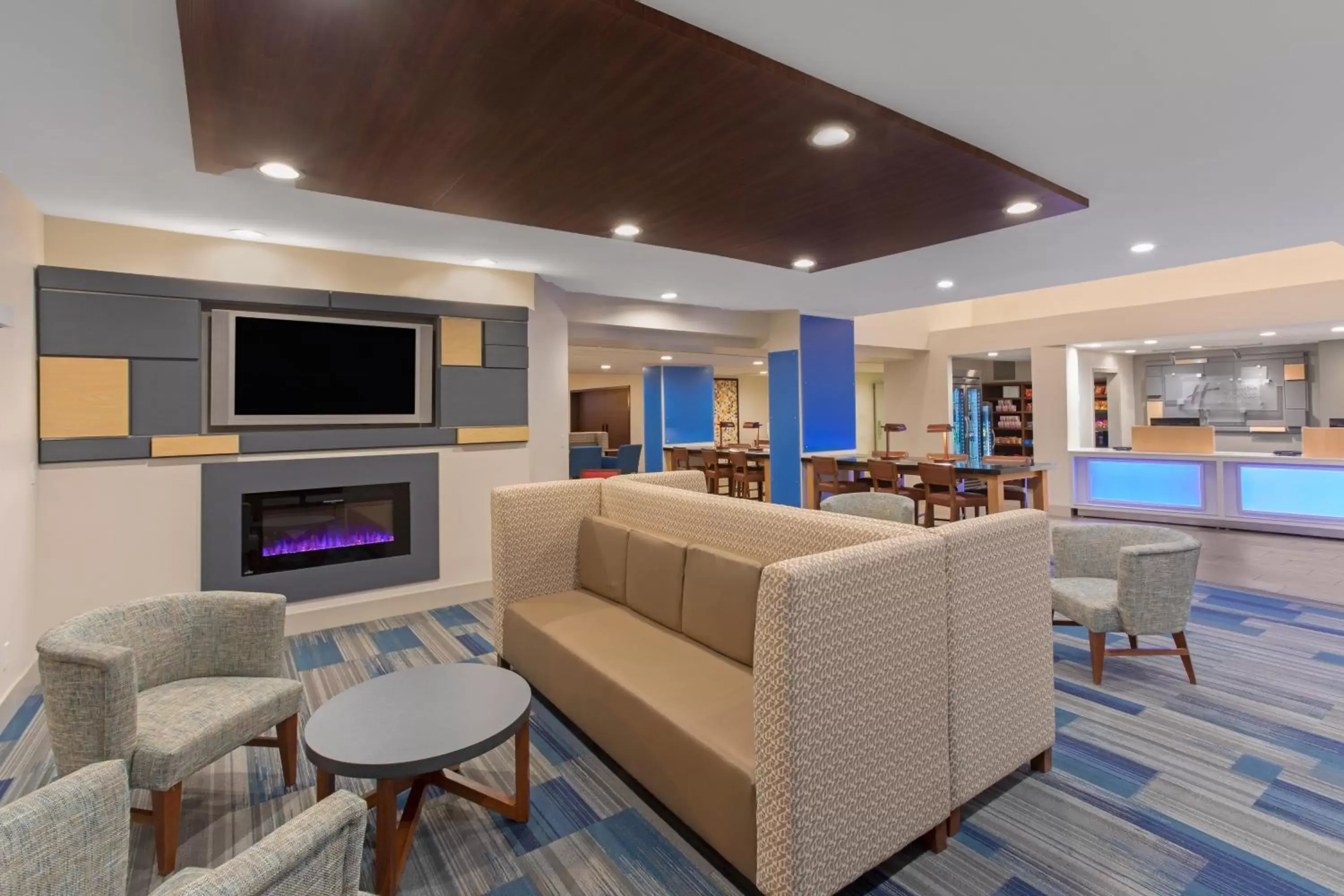 Lobby or reception, Lounge/Bar in Sleep Inn & Suites Tempe ASU Campus