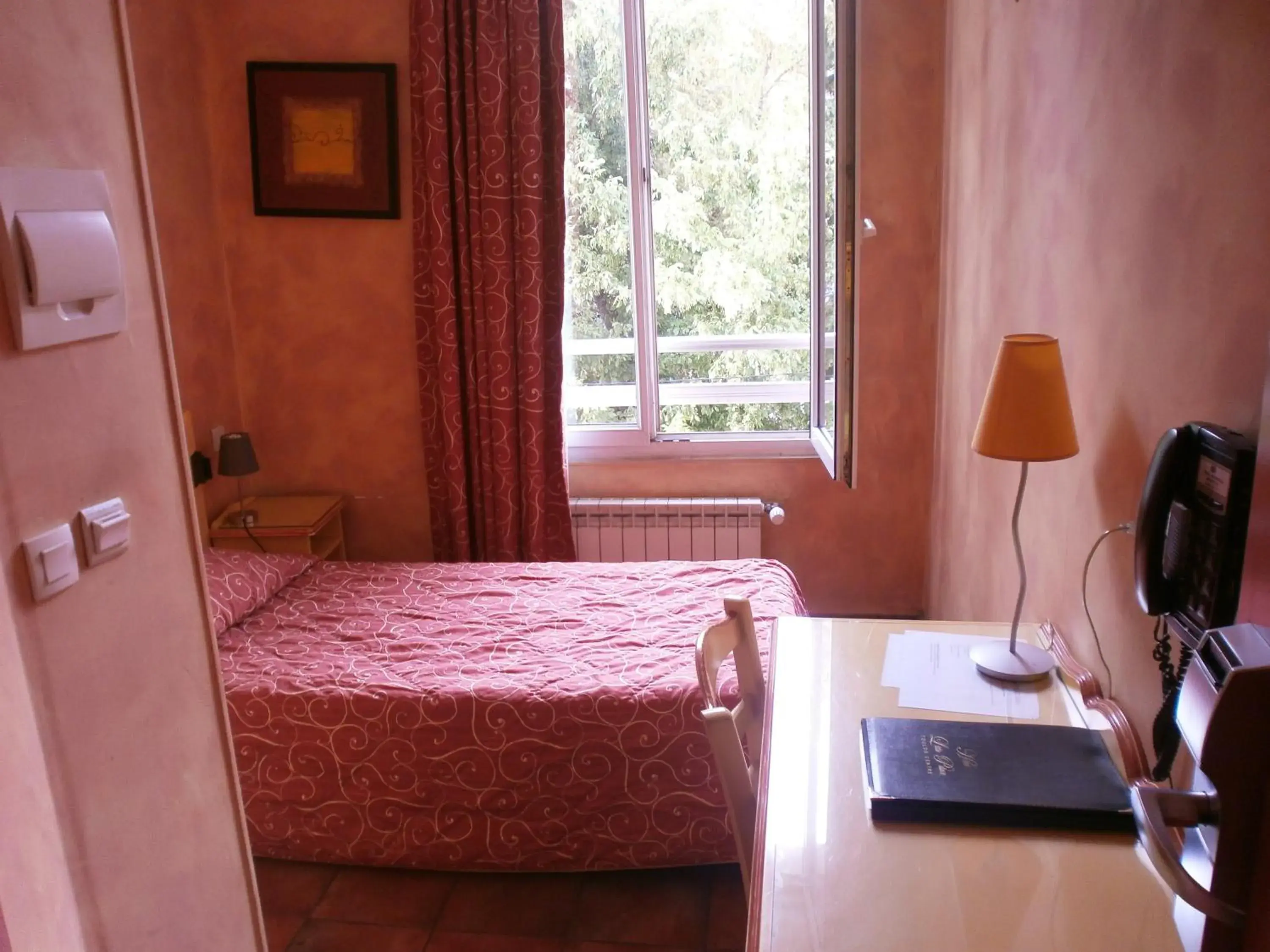 Standard Single Room in Little Palace Standard Single Room in Little Palace