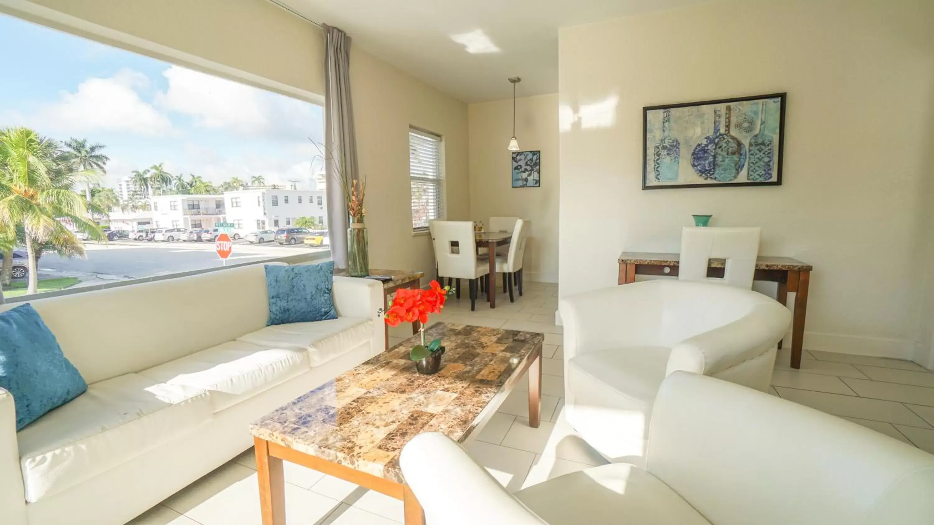 Living room, Bed in Soleado Hotel Living room, Bed in Soleado Hotel