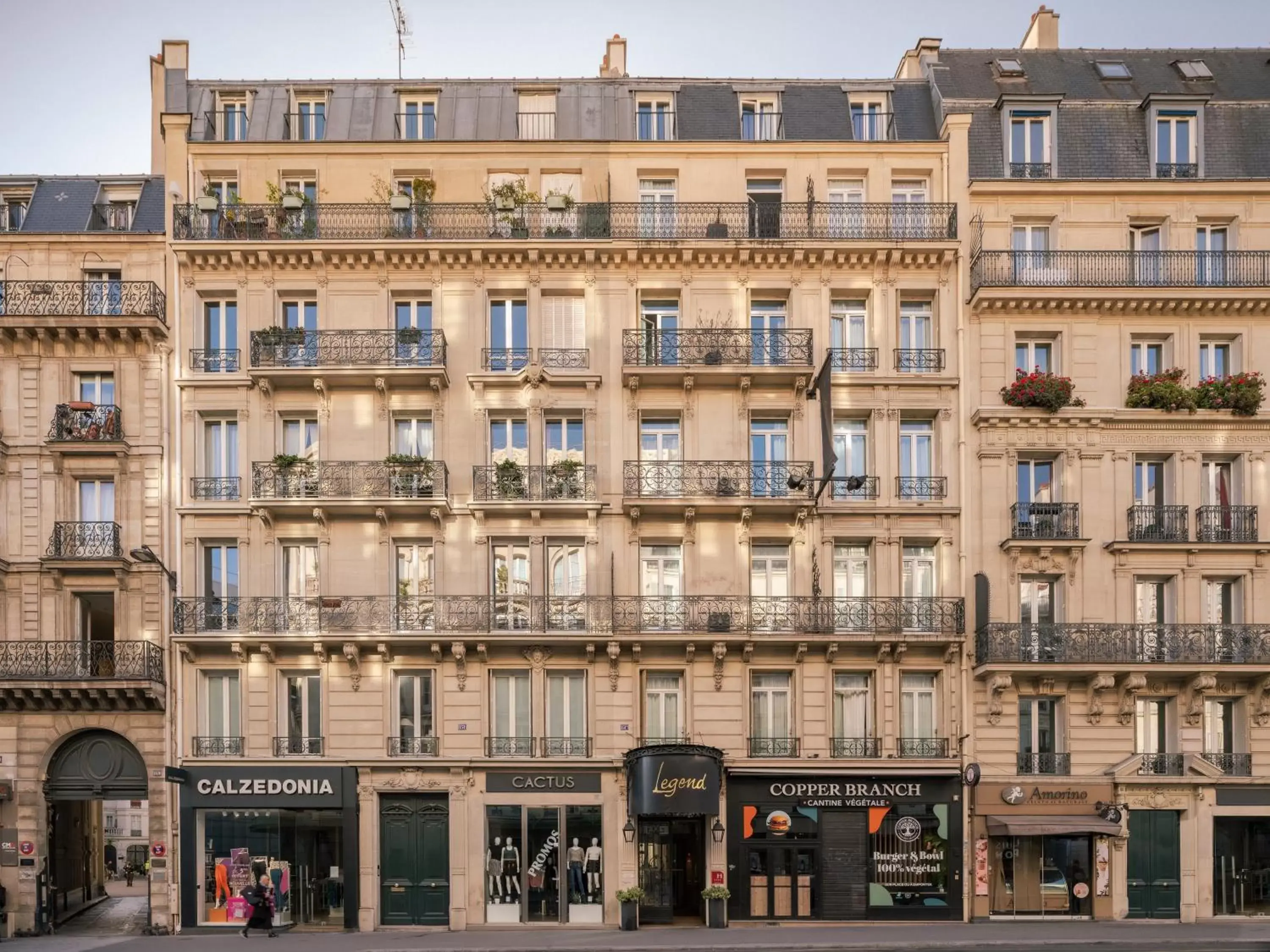 Property Building in Legend Saint Germain