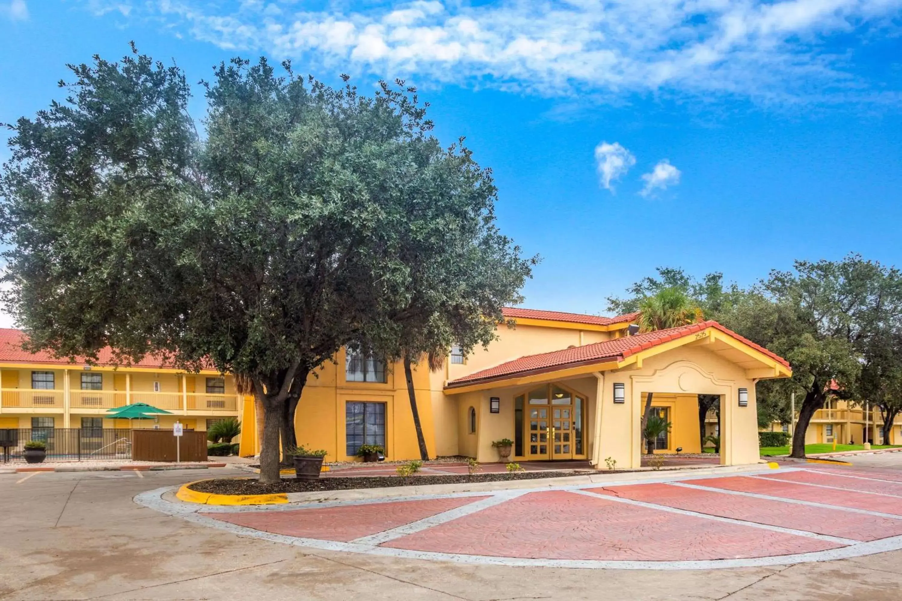 Property Building in La Quinta Inn by Wyndham Eagle Pass