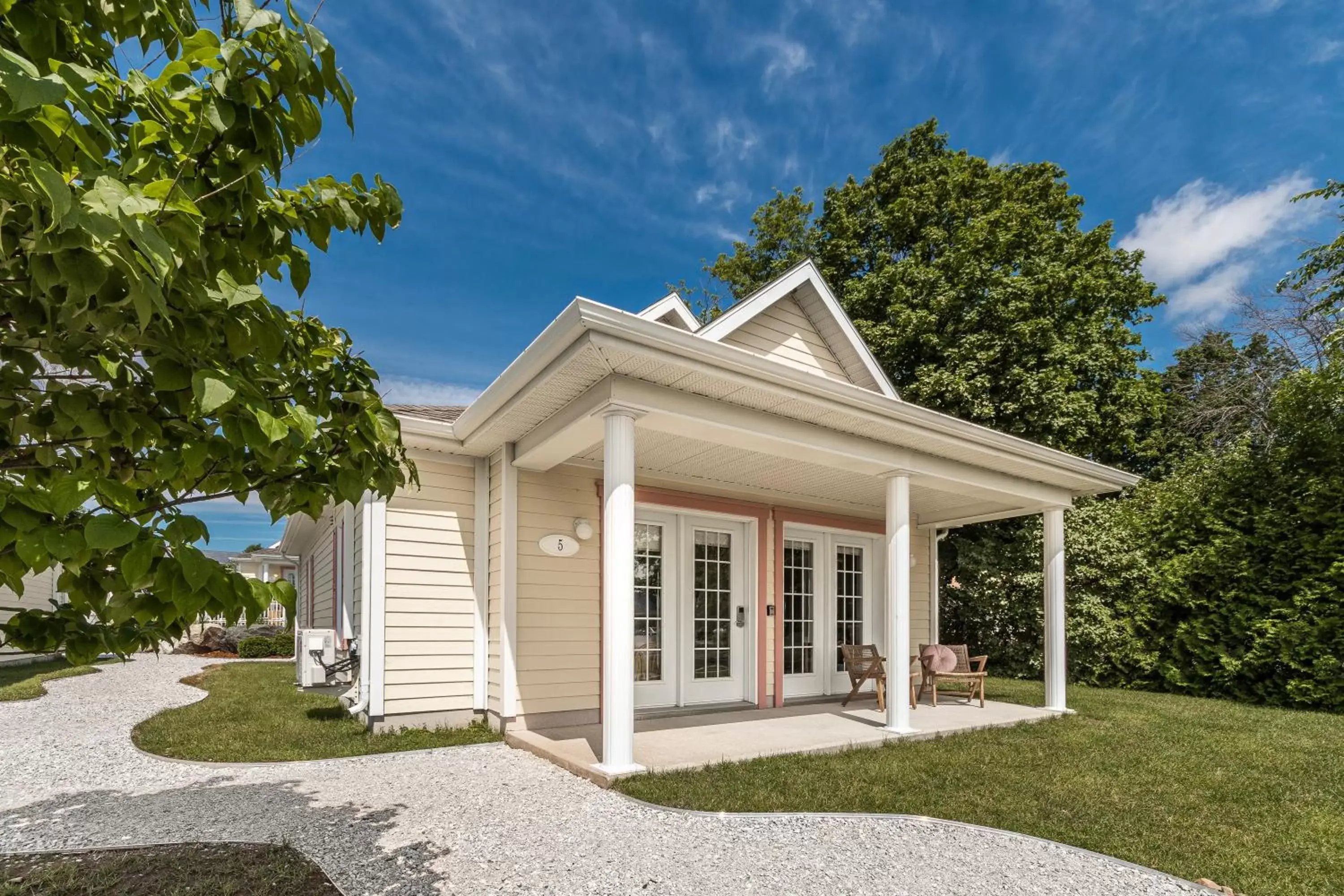 Property Building in Hôtel le Rosay