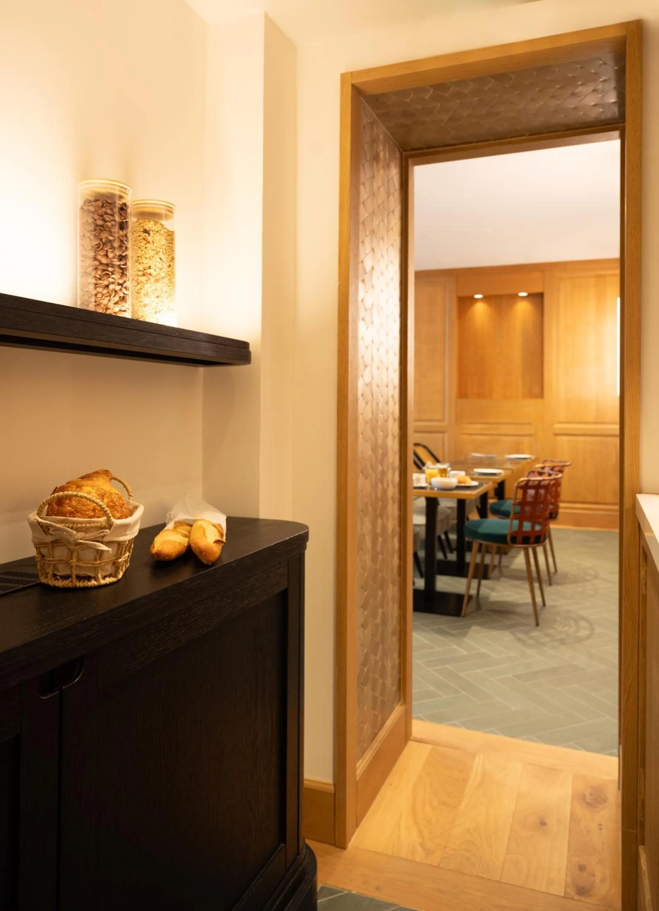 Breakfast in Esteem Tour Eiffel