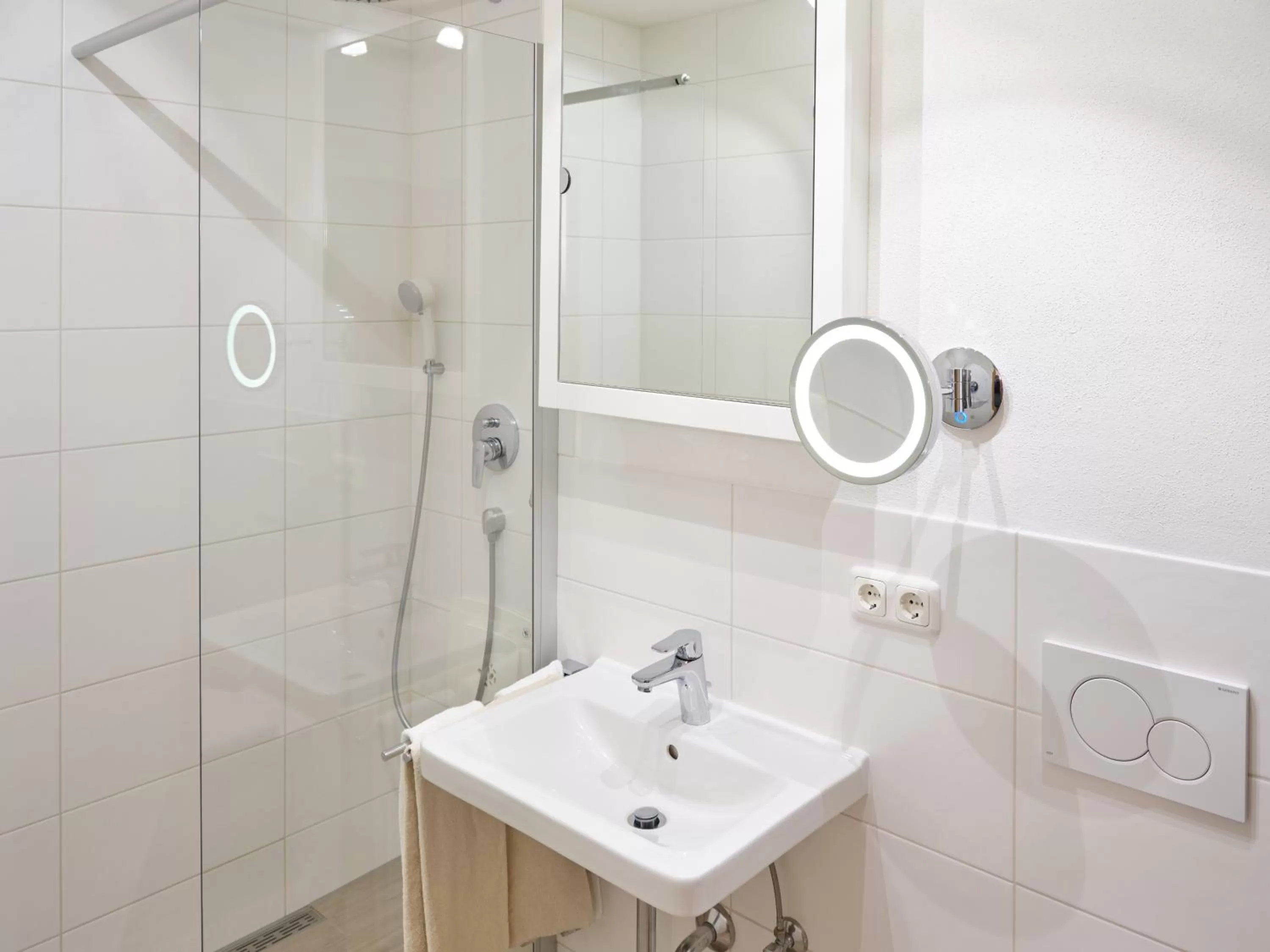 Shower in Appartement-Haus Blumenhof