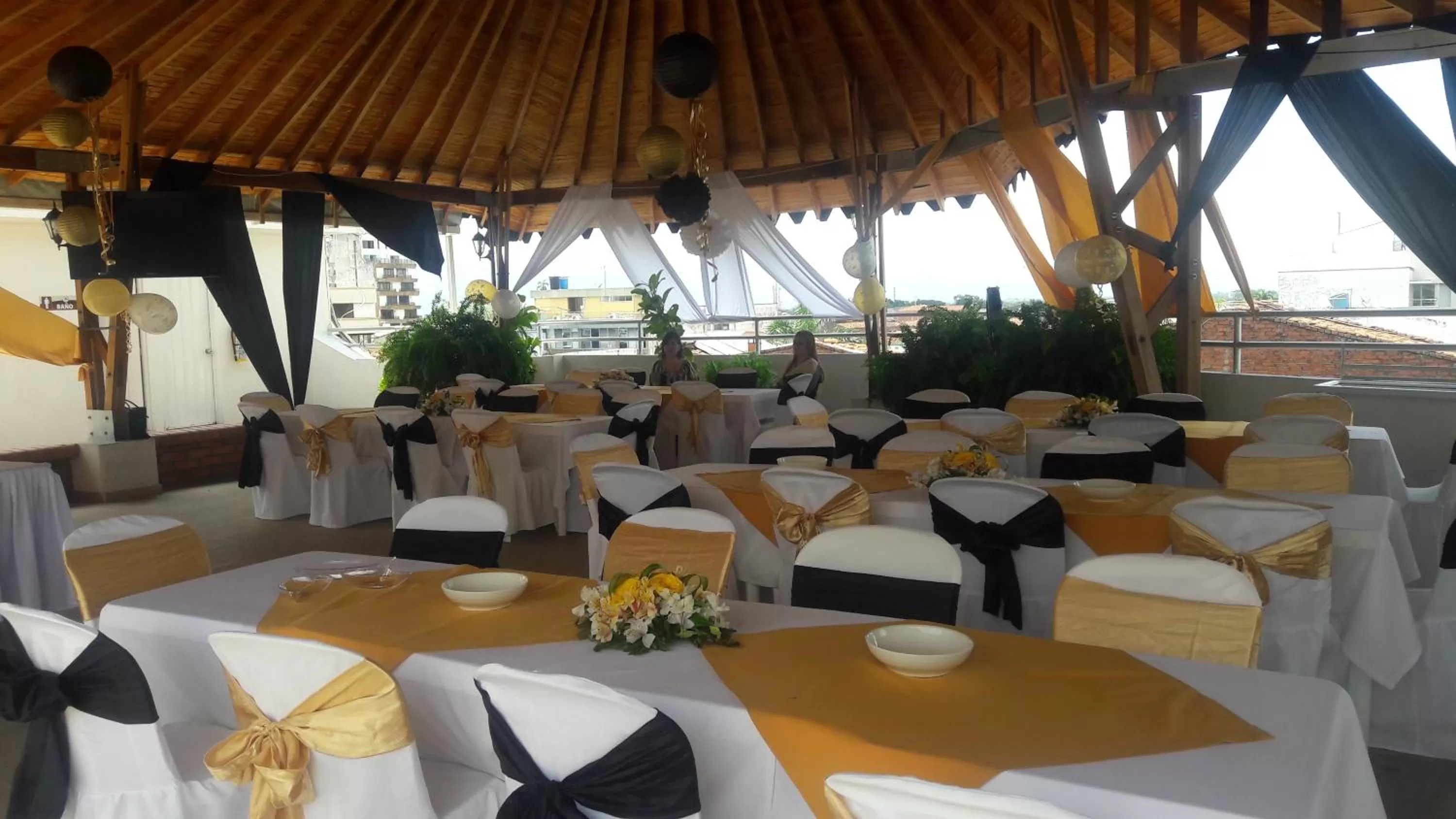 Area and facilities in Hotel Cafe Plaza