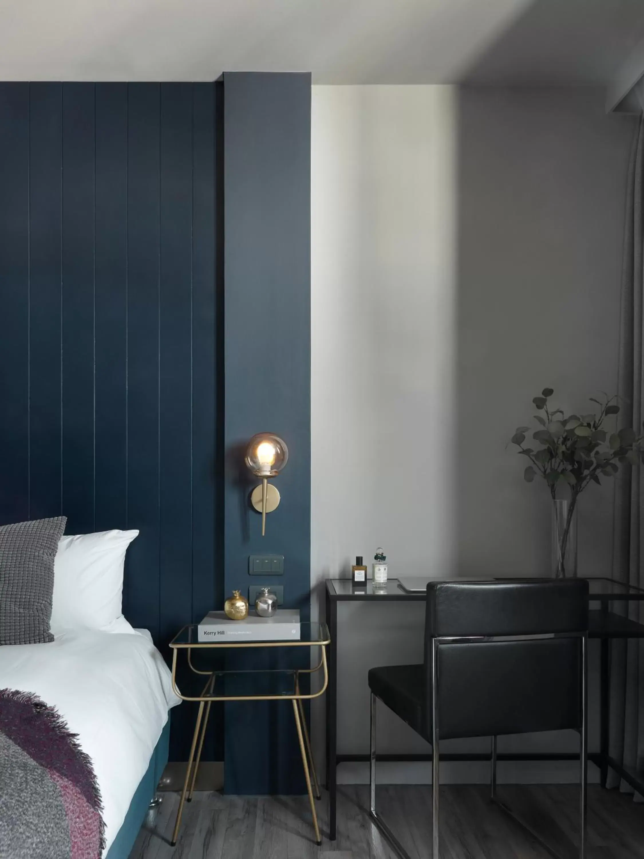 Decorative detail, Bed in Mr.Mantter Decorative detail, Bed in Mr.Mantter