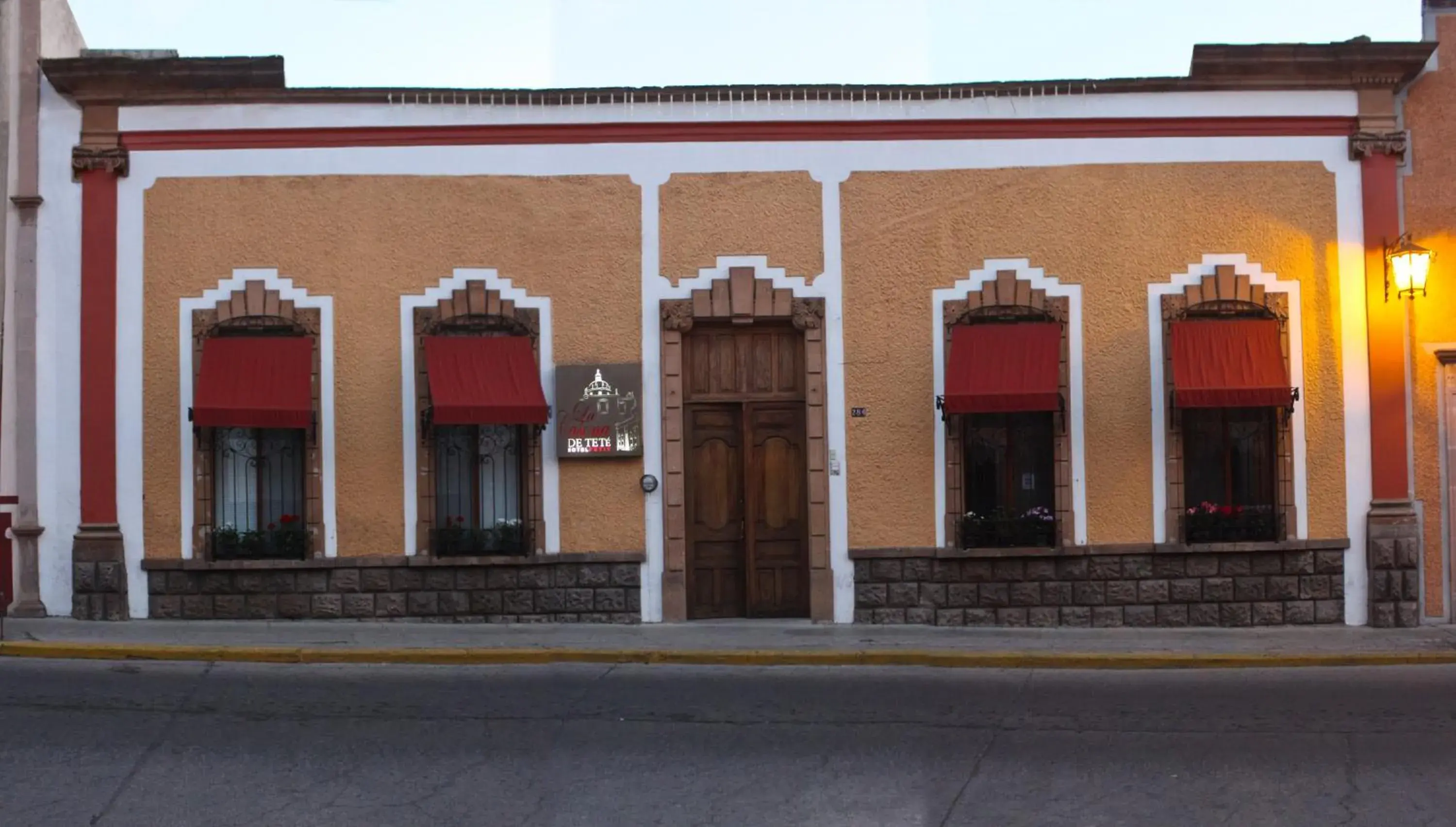 Facade/entrance, Property Building in La Casona de Tete