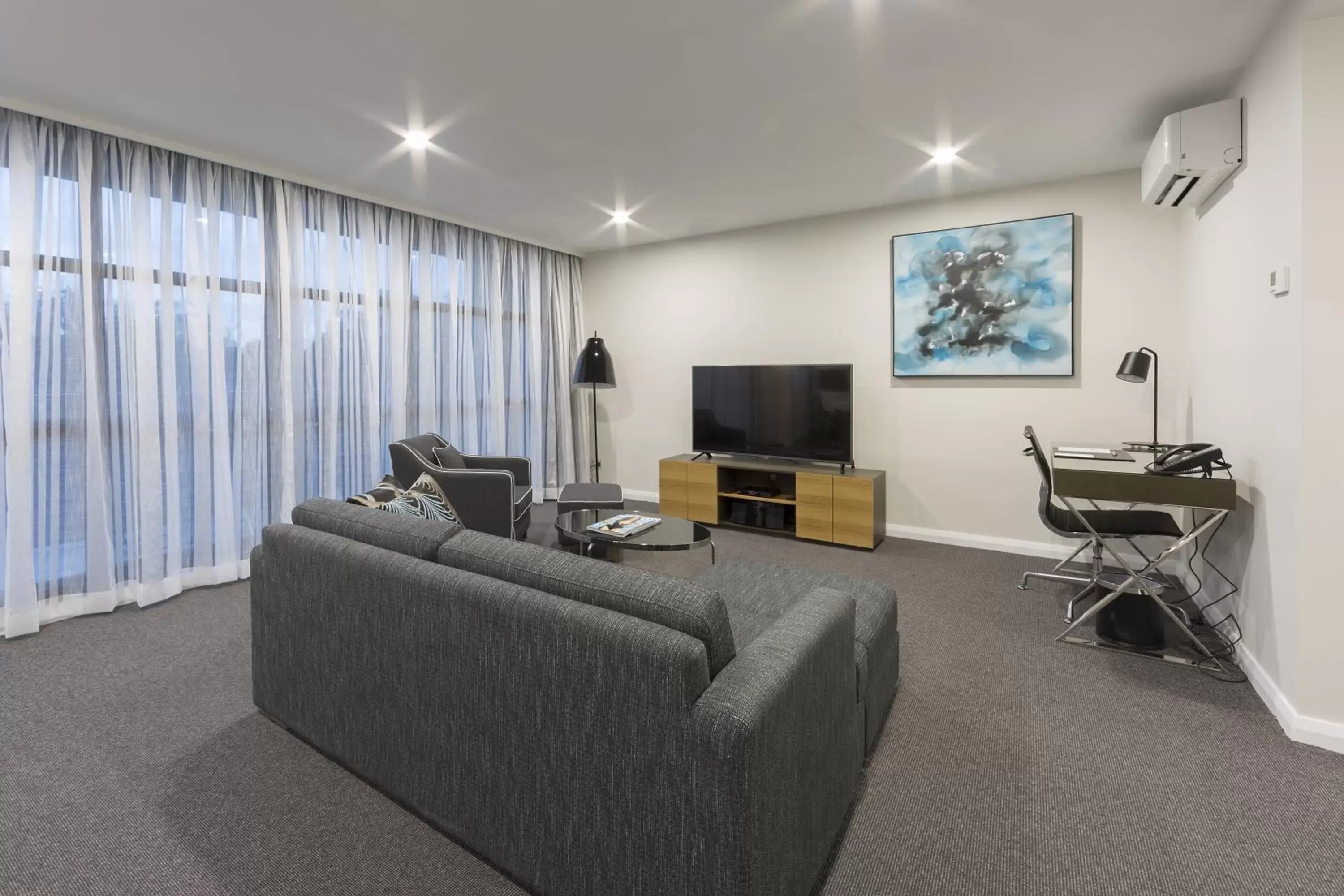 TV and multimedia, Seating Area in Avenue Hotel Canberra