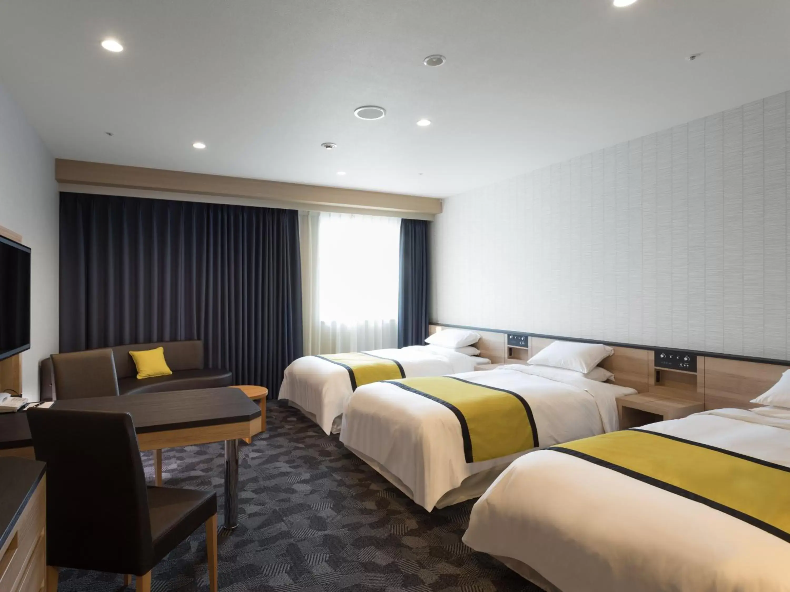 Photo of the whole room, Bed in Hotel Hewitt Koshien