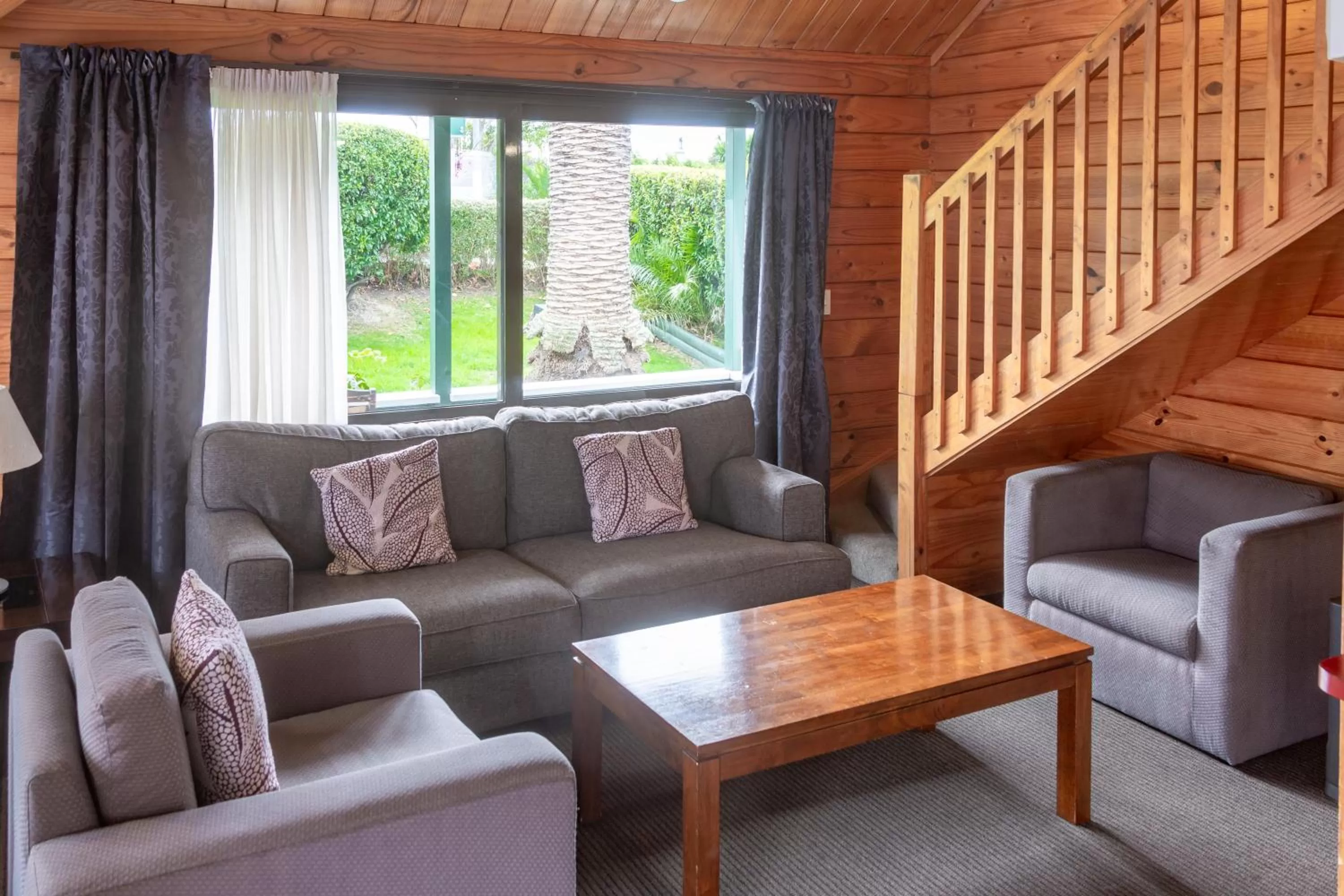 Living room in New Haven Motel