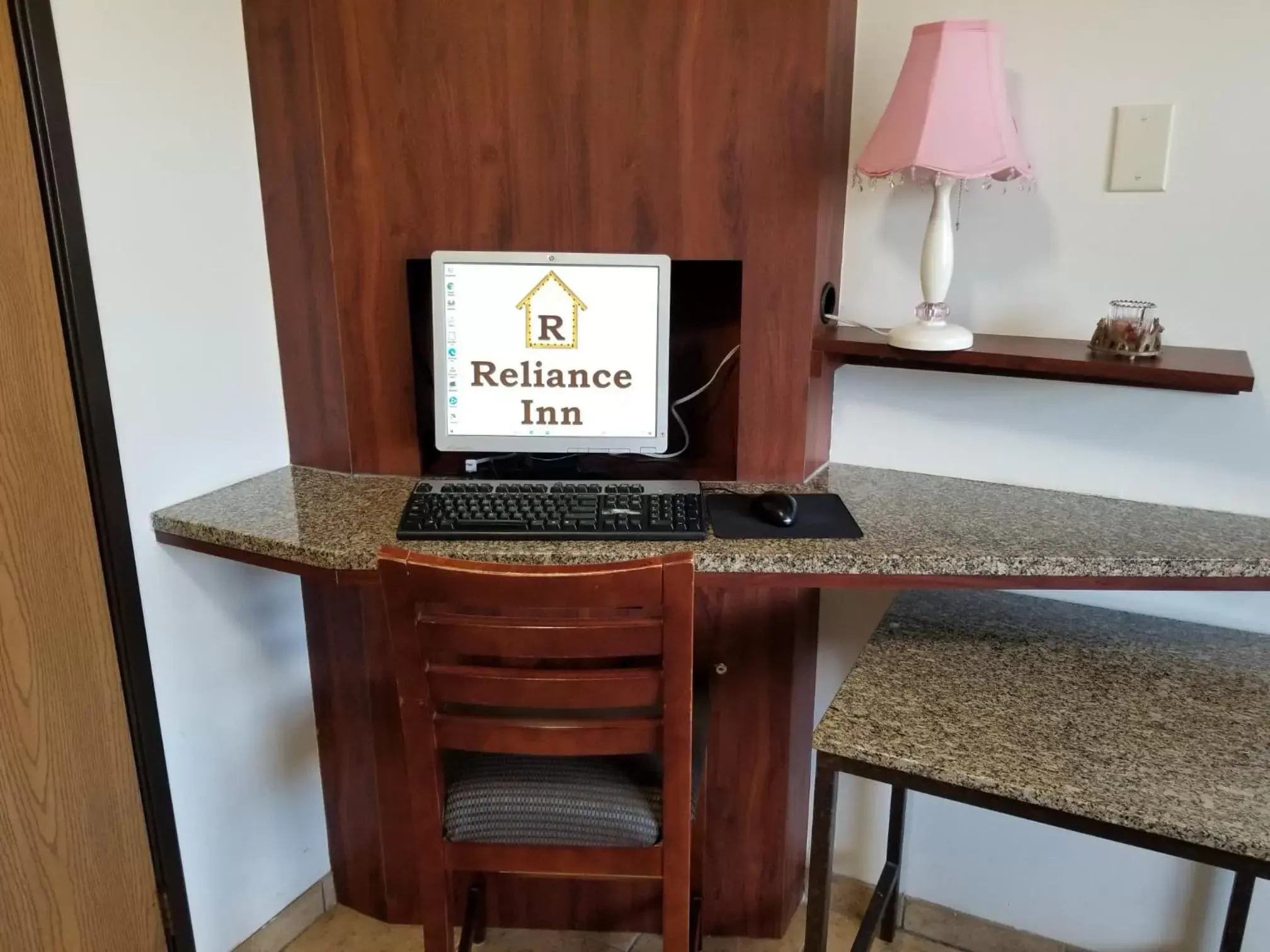 Business facilities in Reliance Inn