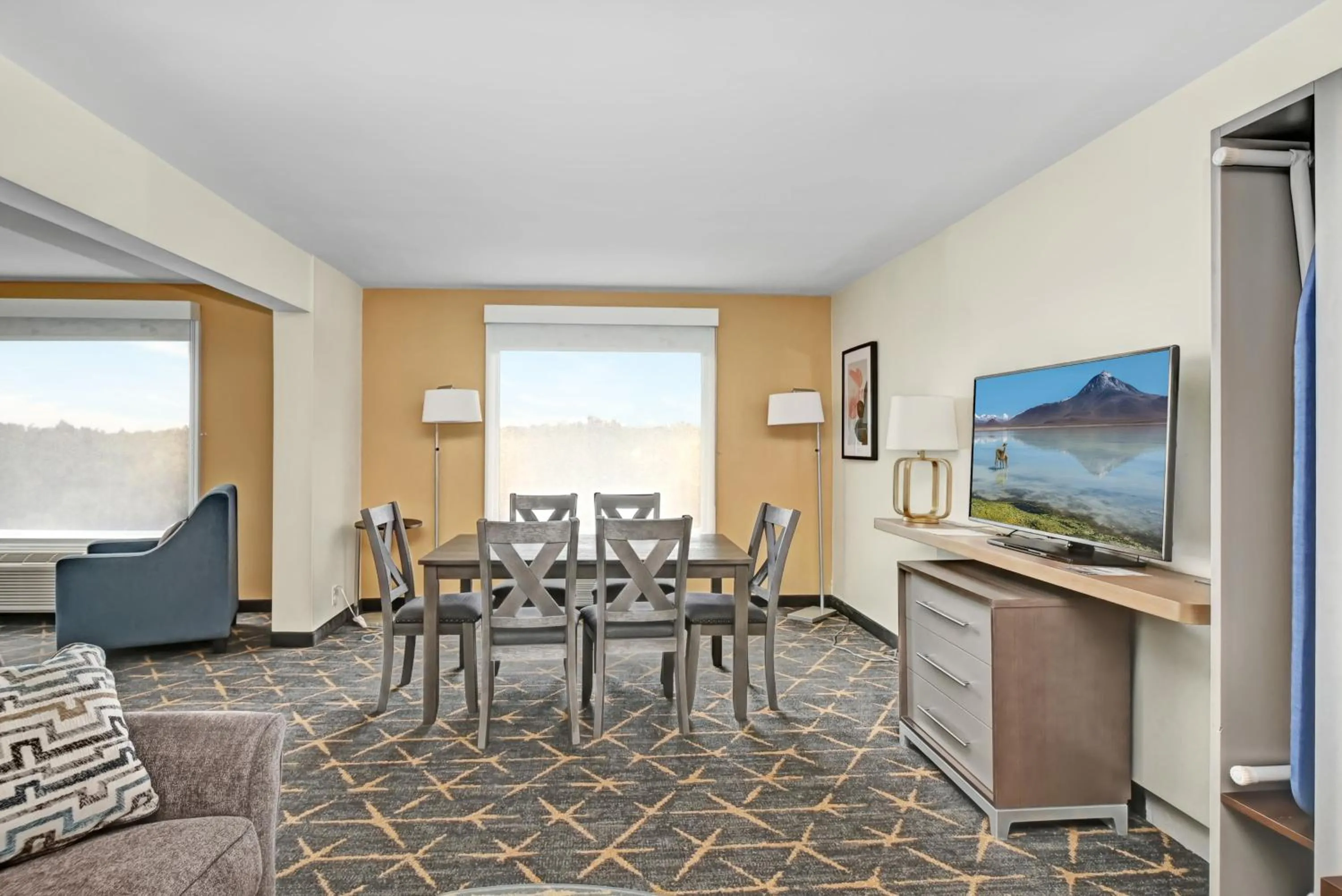 Bedroom in Holiday Inn - Piscataway - Somerset by IHG