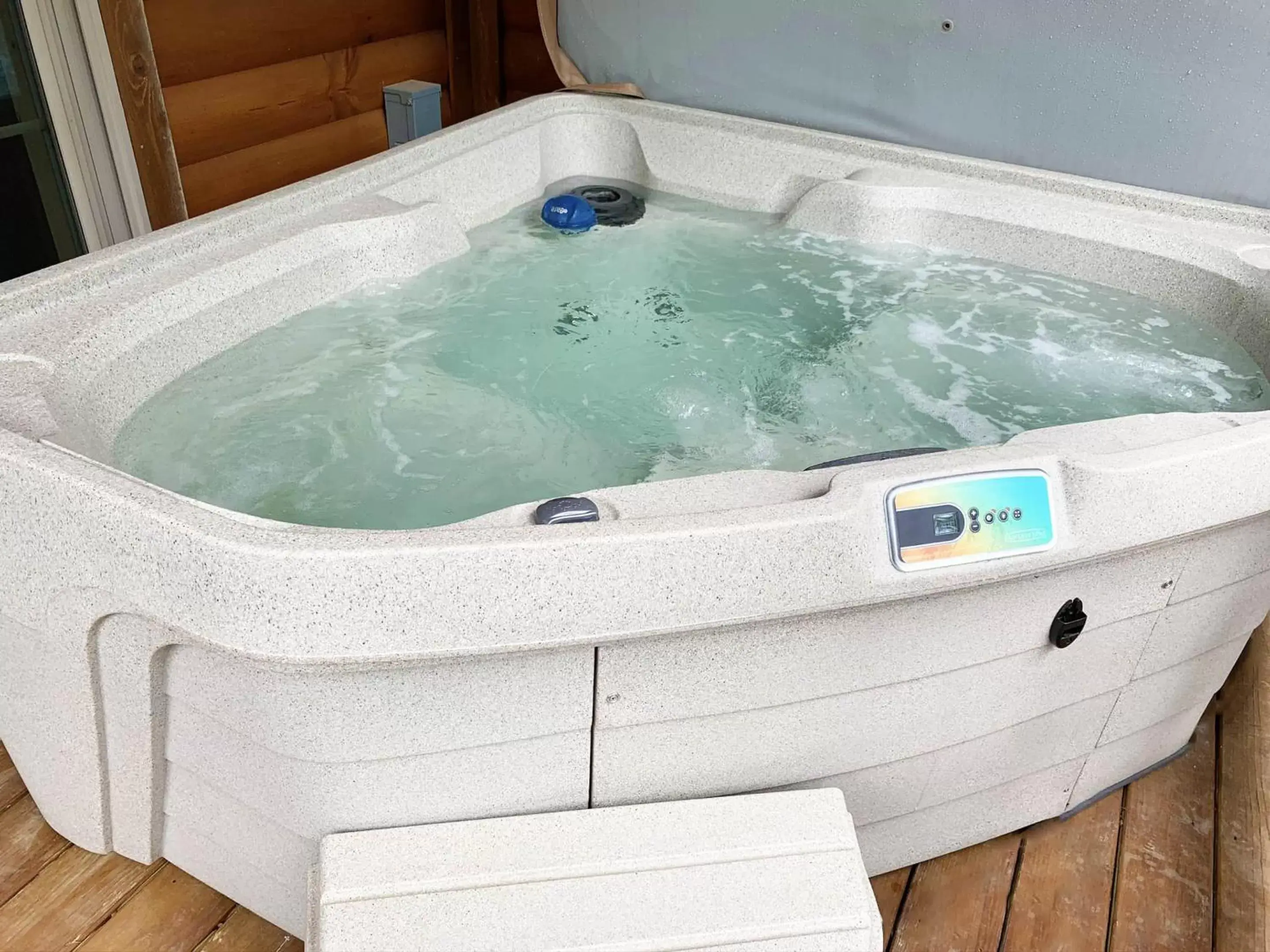 Hot Tub in Waterview Lodge by Amish Country Lodging