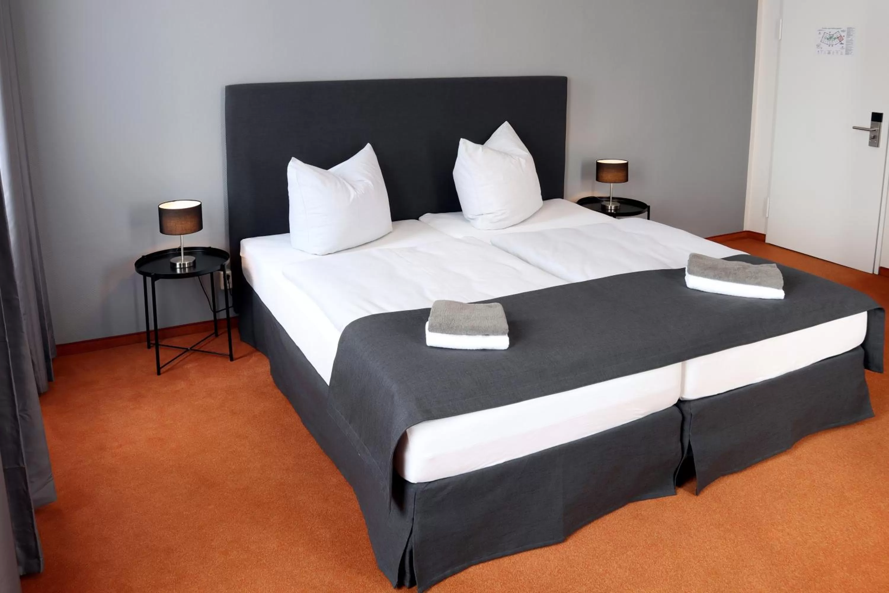 Bed in Hotel Sächsischer Hof