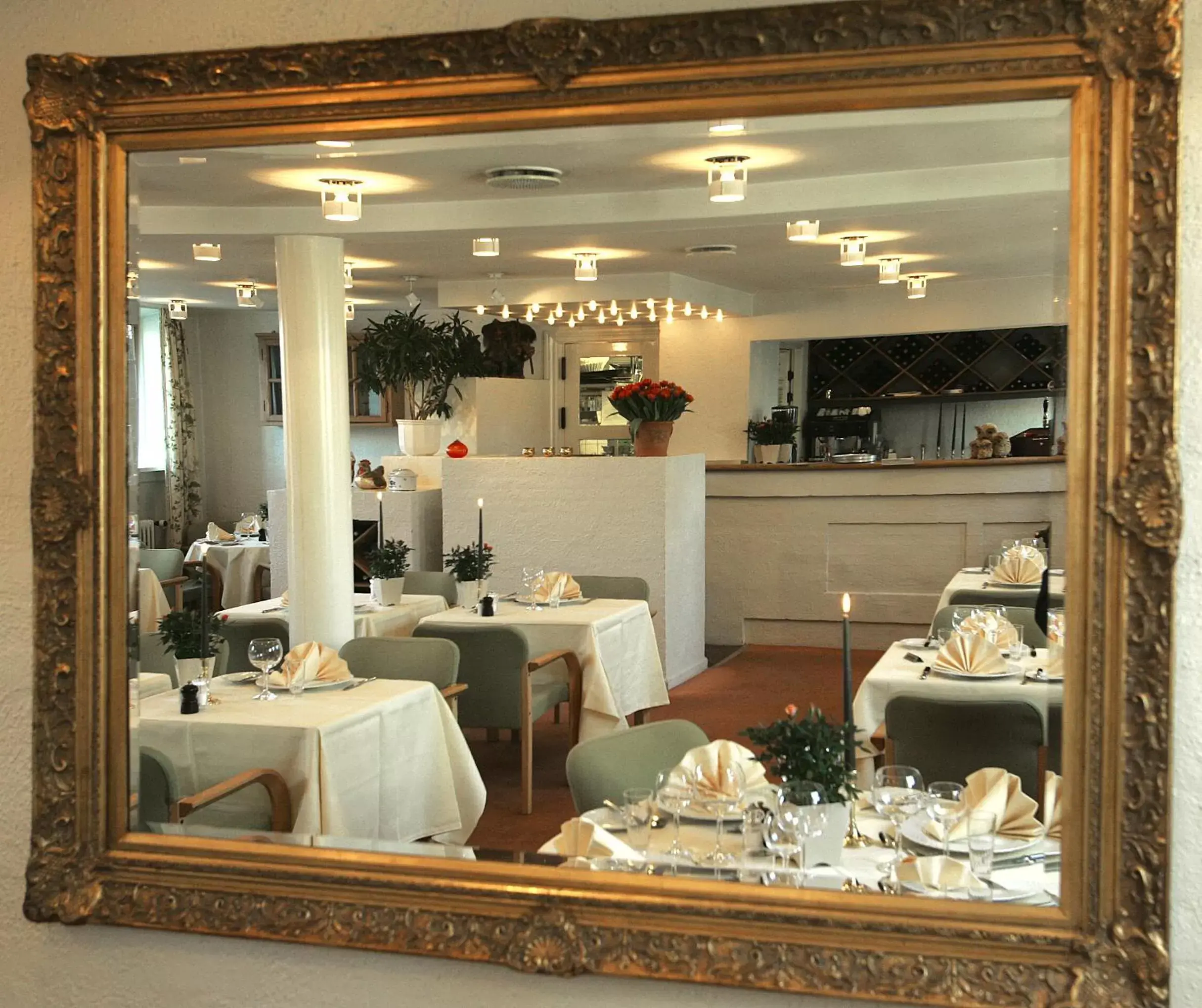 Restaurant/Places to Eat in Hotel Knudsens Gaard