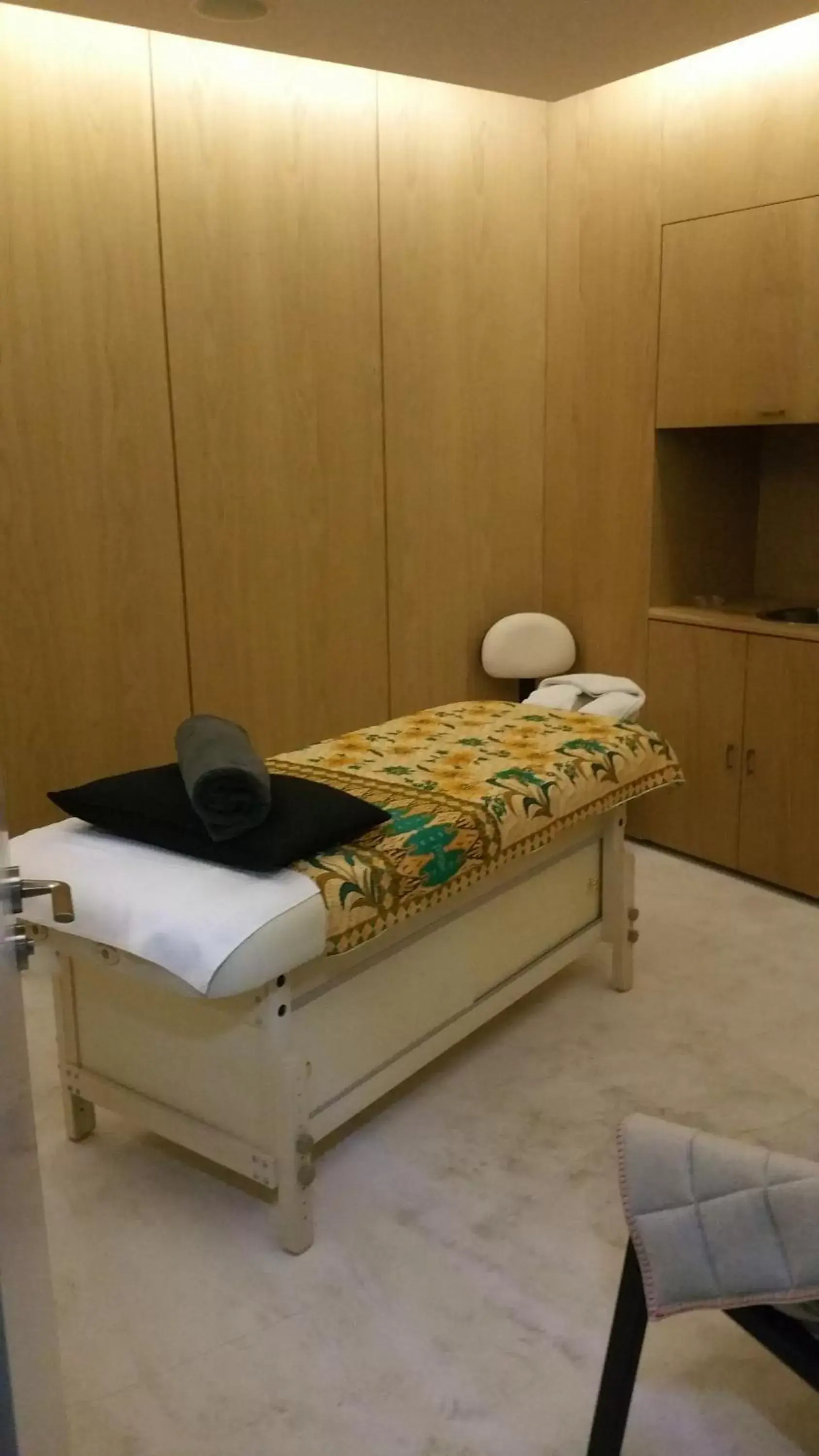 Massage, Bed in Napa Mermaid Hotel & Suites