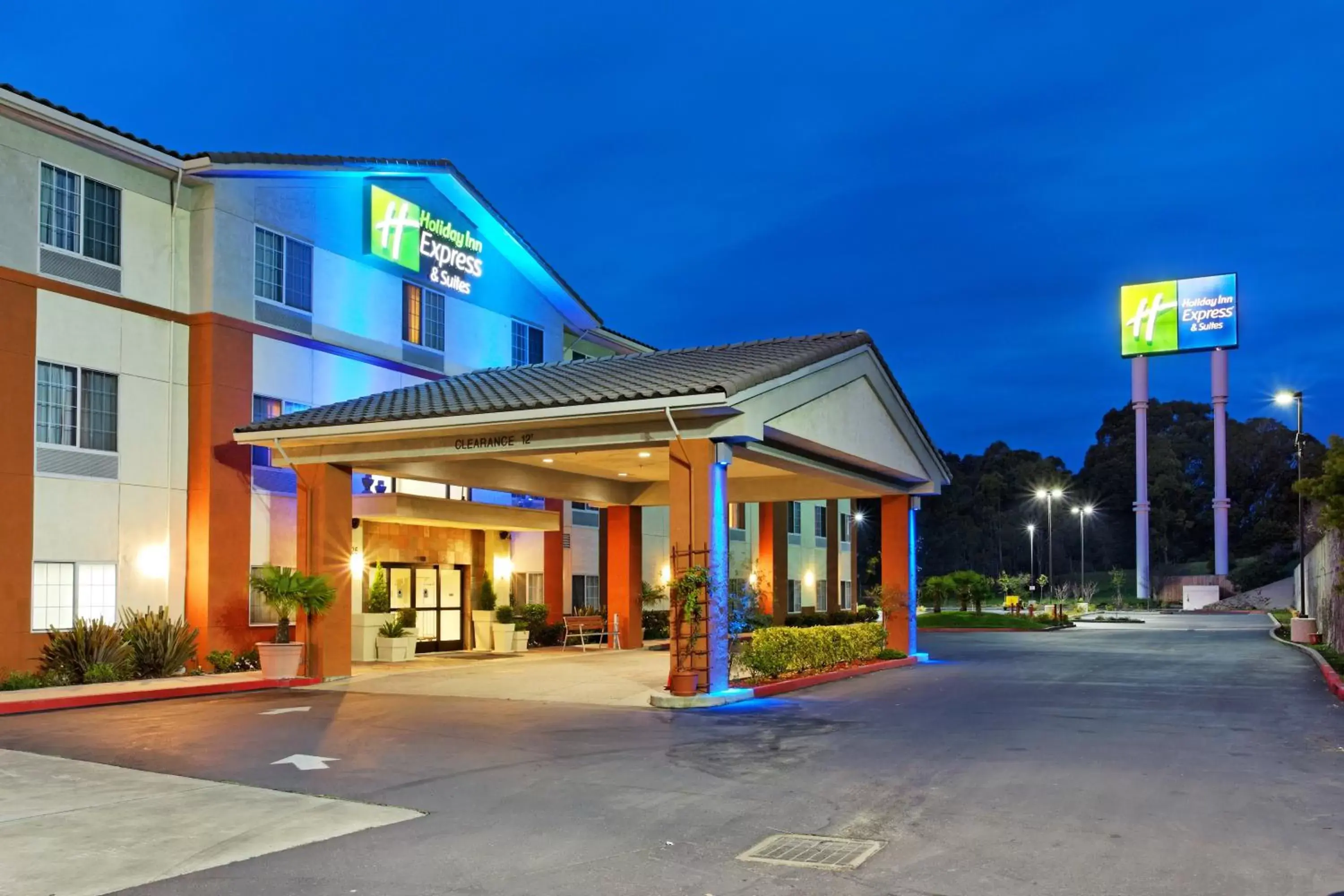 Property Building in Holiday Inn Express San Pablo - Richmond Area, an IHG Hotel