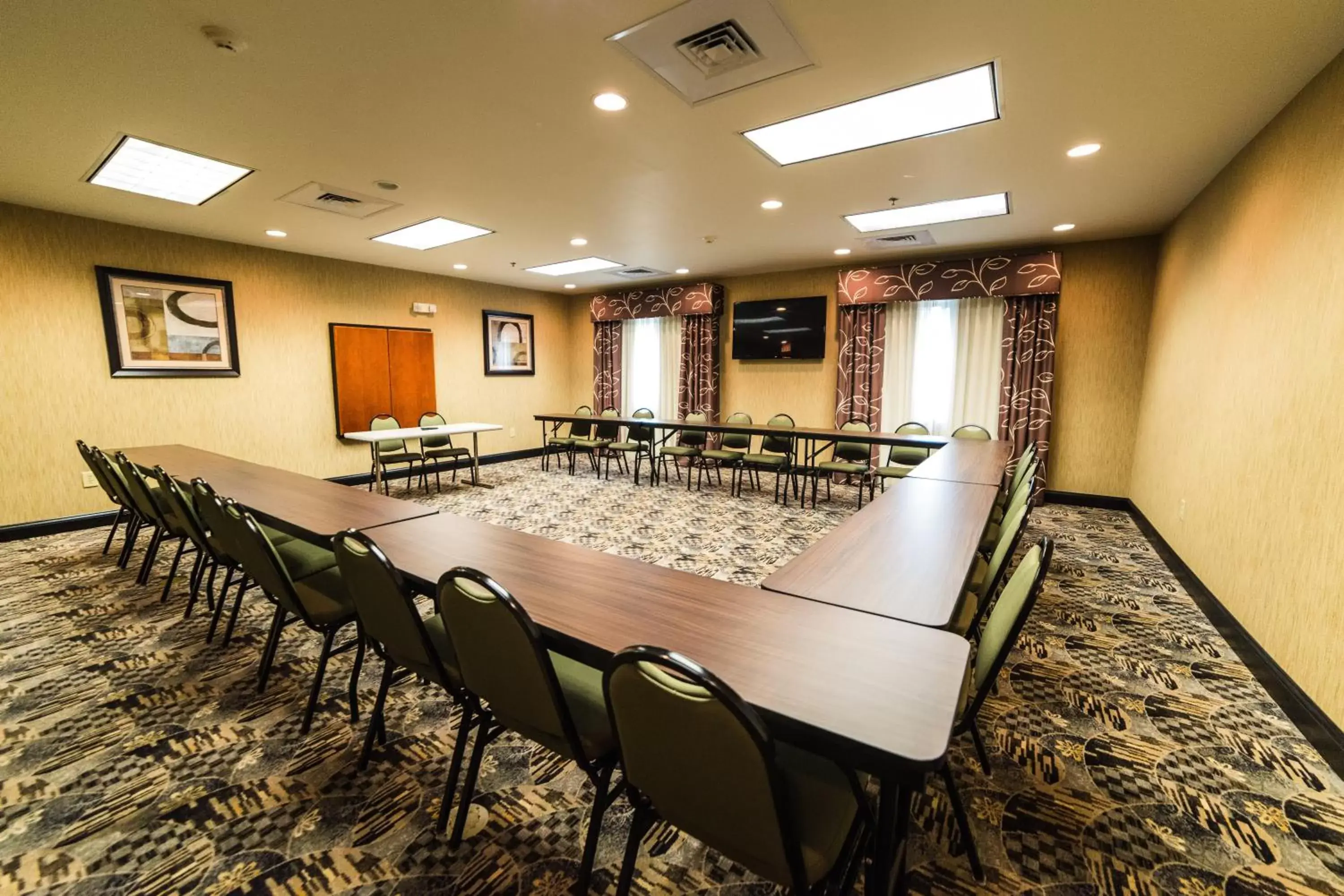 Meeting/conference room, Business Area/Conference Room in Holiday Inn Express Hotels & Suites Rockingham West, an IHG Hotel