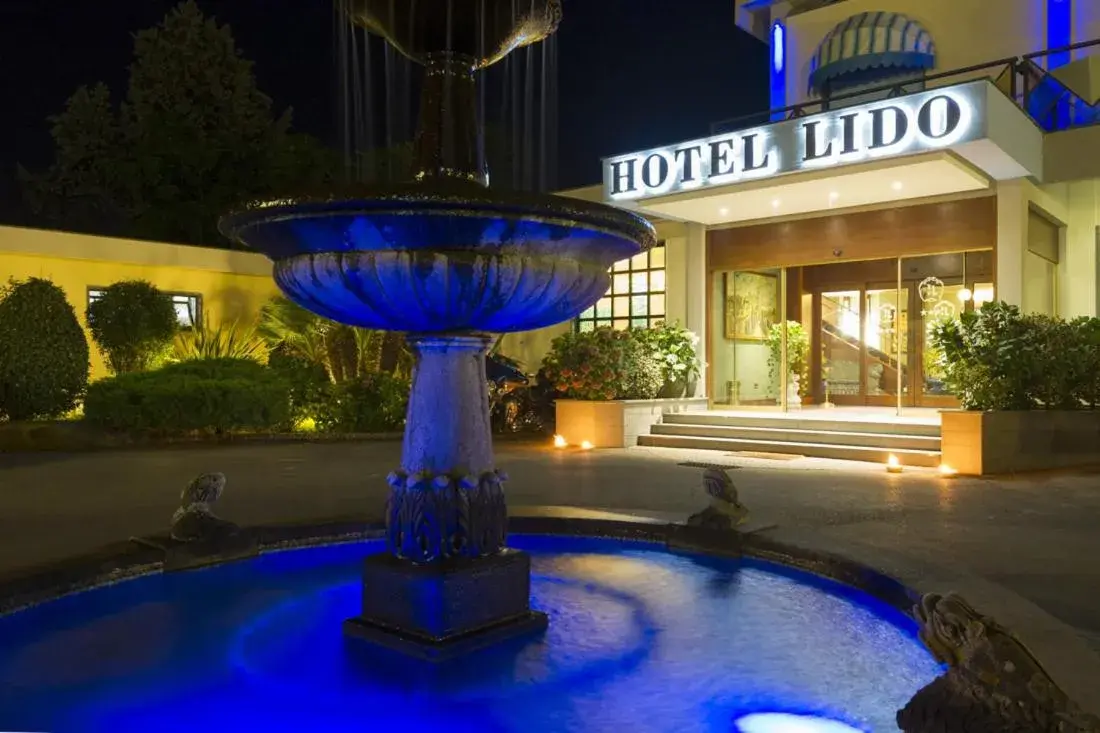 Swimming Pool in Hotel Lido - Beach and Palace