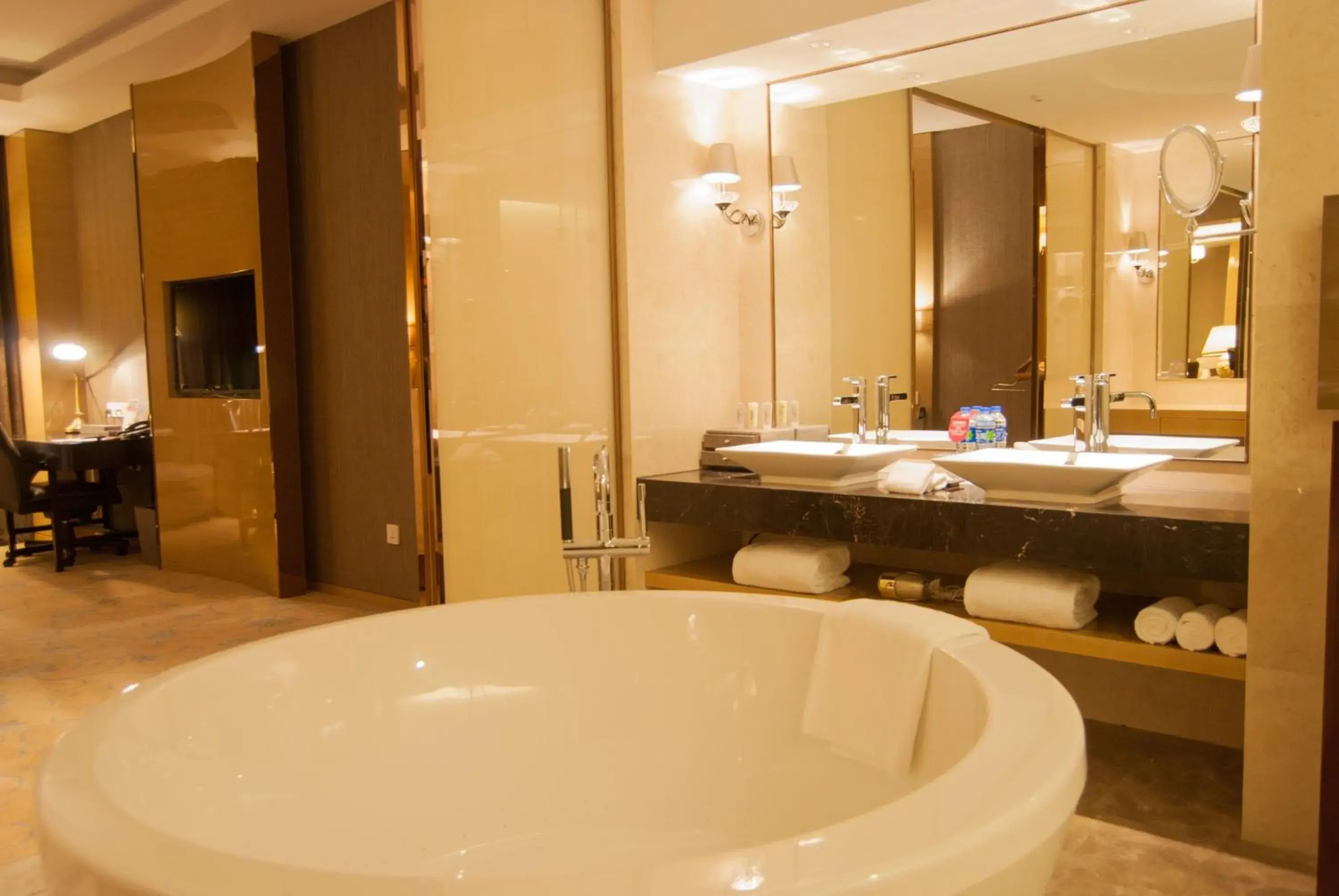 Bedroom, Bathroom in Crowne Plaza Shanghai Noah Square, an IHG Hotel