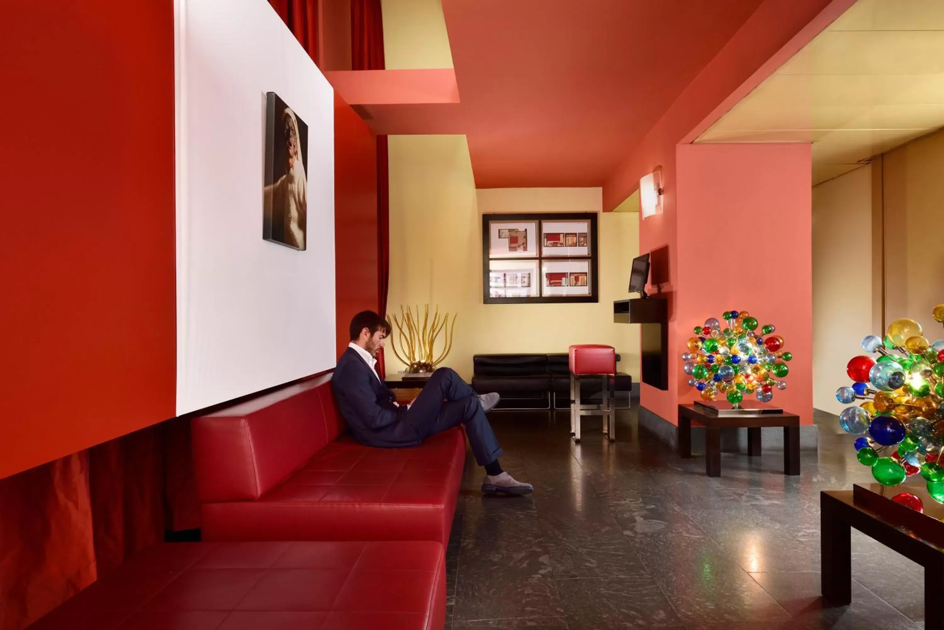 Lobby or reception in UNAHOTELS Napoli