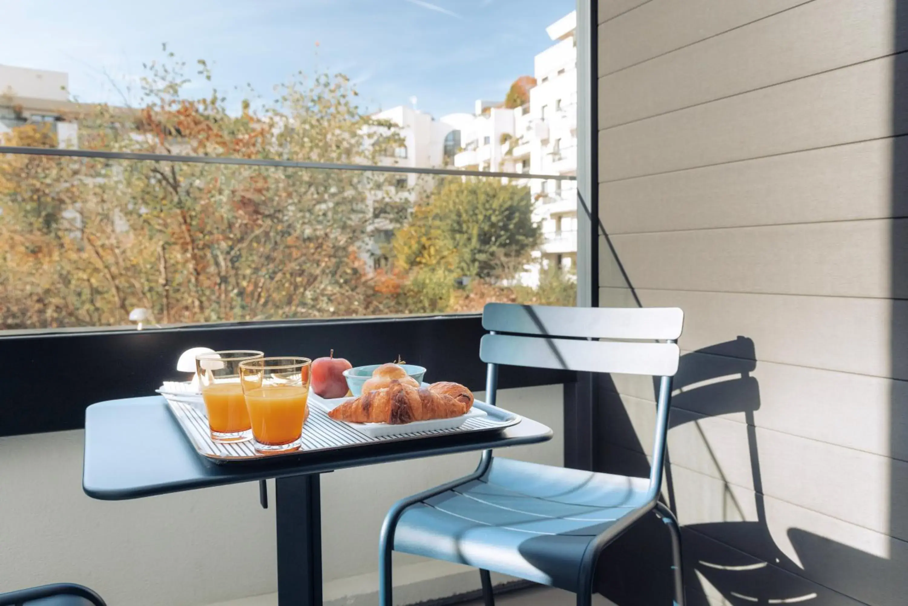 Balcony/Terrace in Novotel Paris Suresnes Longchamp