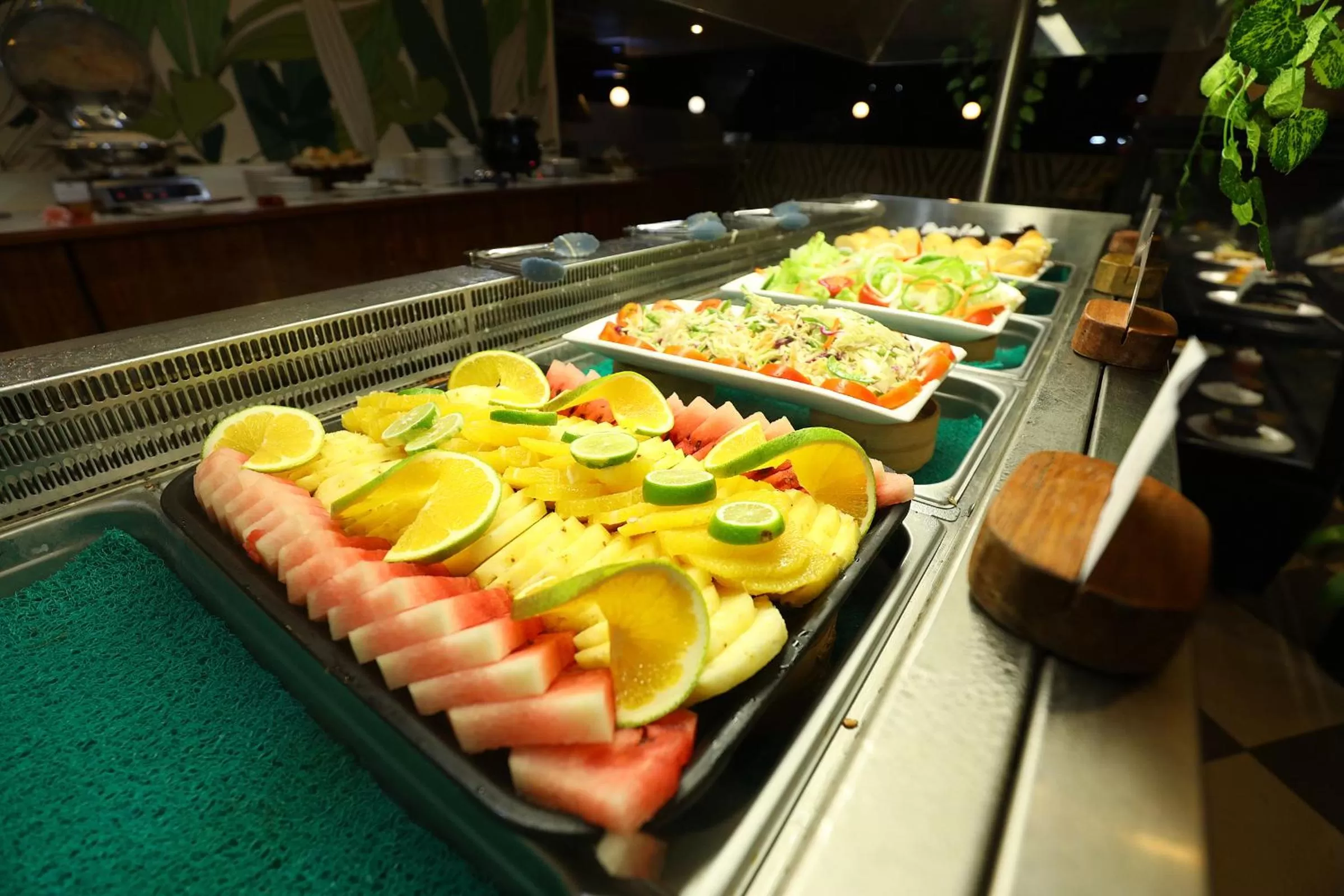 Food in Bird Of Paradise Hotel