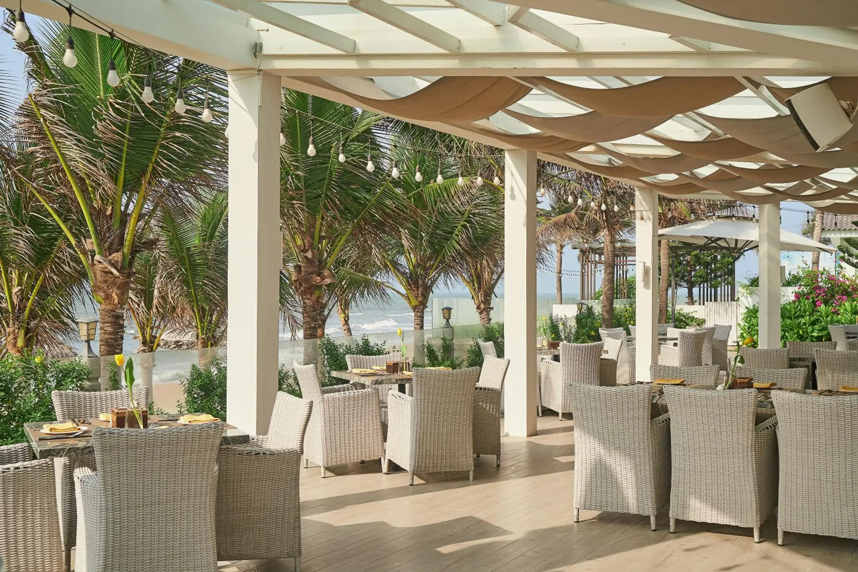 Restaurant/Places to Eat in Fleur De Lys Resort & Spa Long Hai