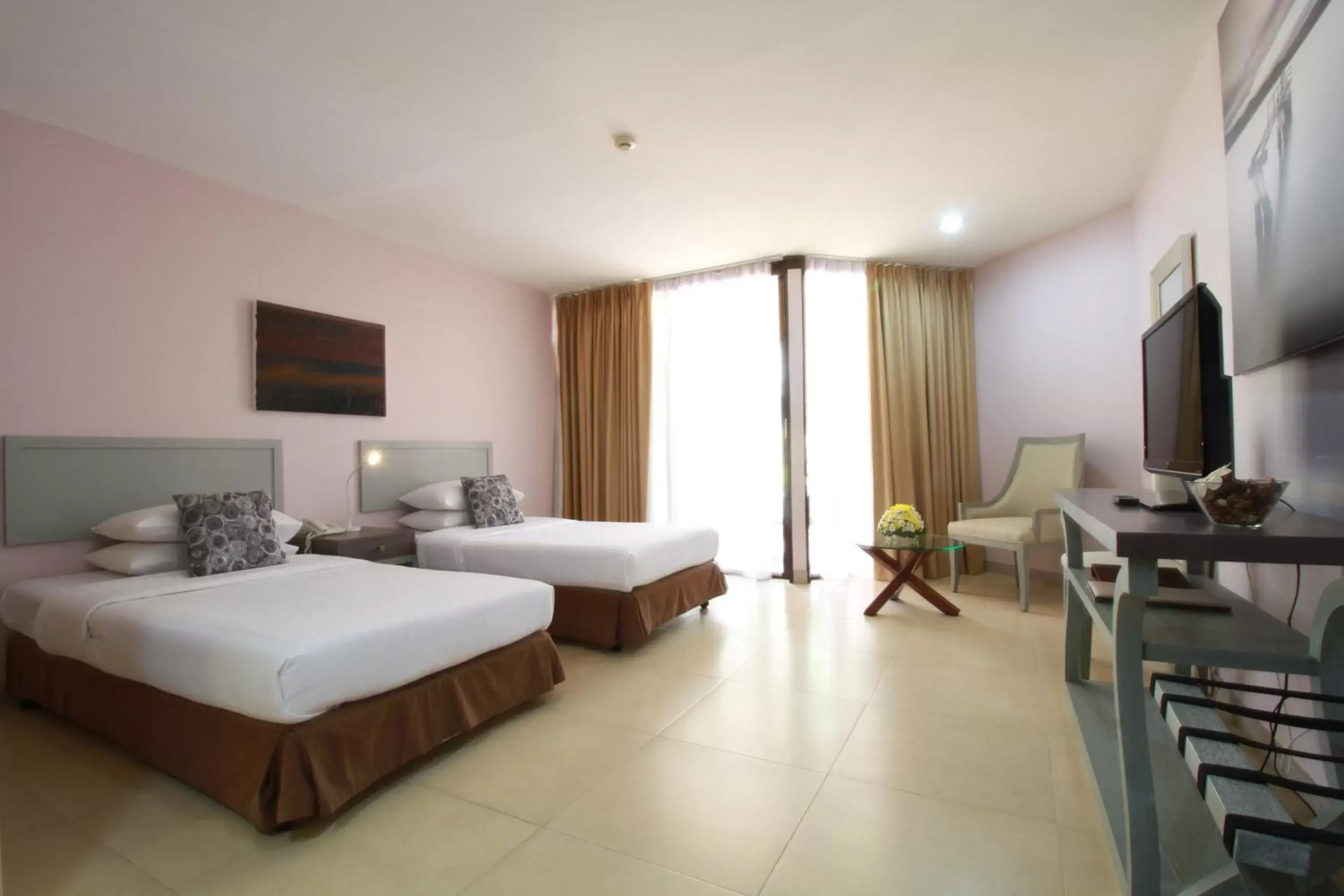 Day, Room Photo in Hotel Tropicana Pattaya - SHA Extra Plus