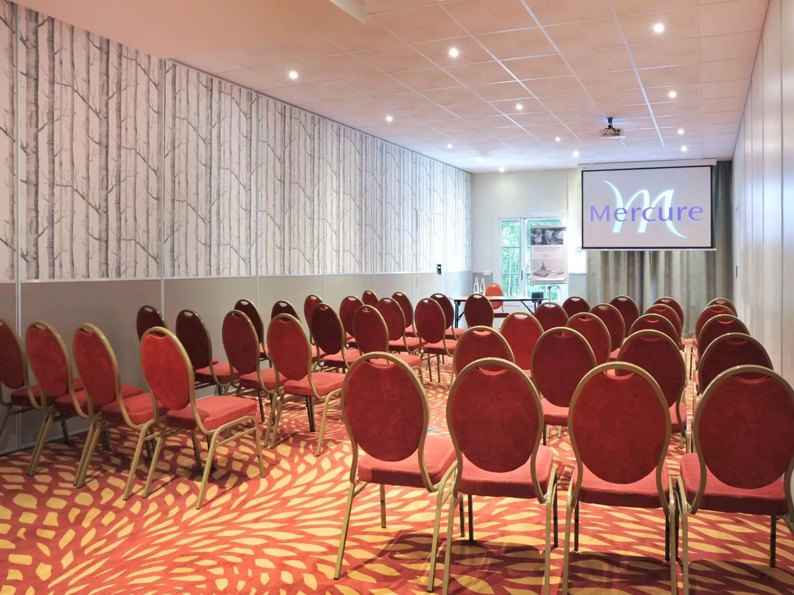 Meeting/conference room in Mercure Rambouillet Relays Du Château