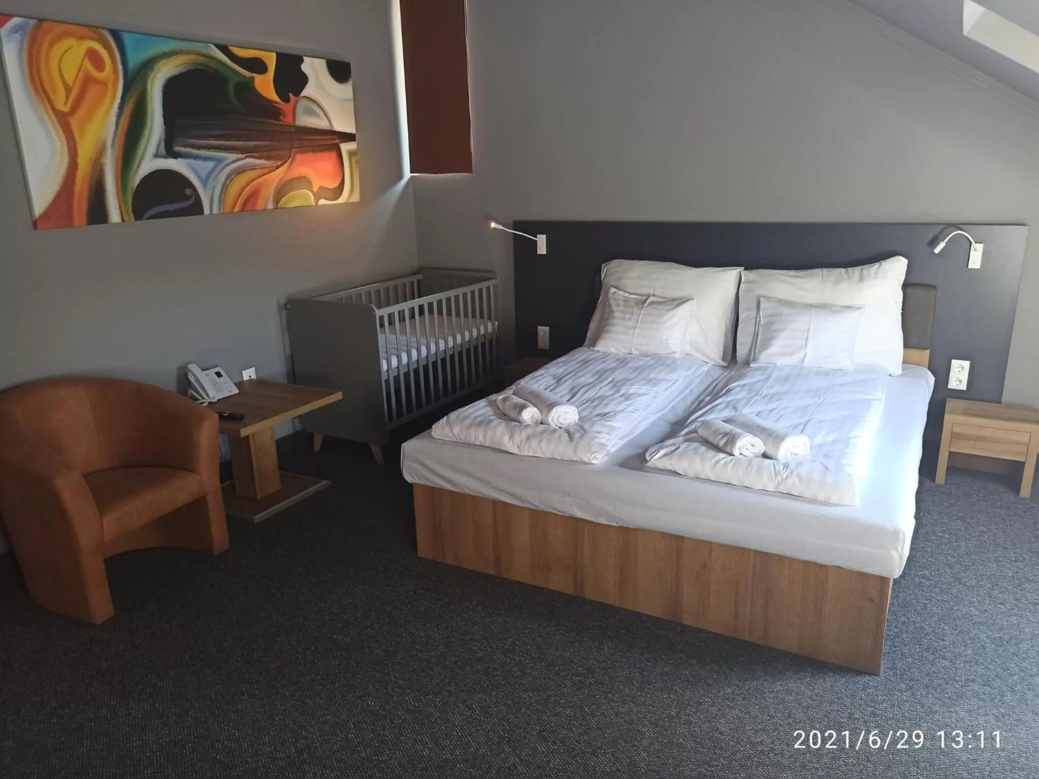 Bed in Svájci Lak Panzió