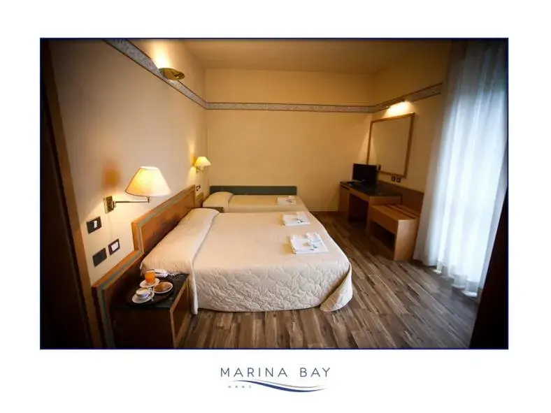 Day, Bed in Hotel Marina Bay