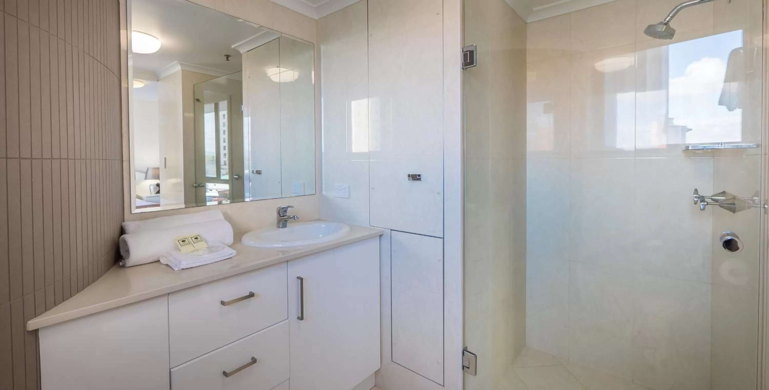 One-Bedroom Garden View Apartment in Aegean Apartments Surfers Paradise