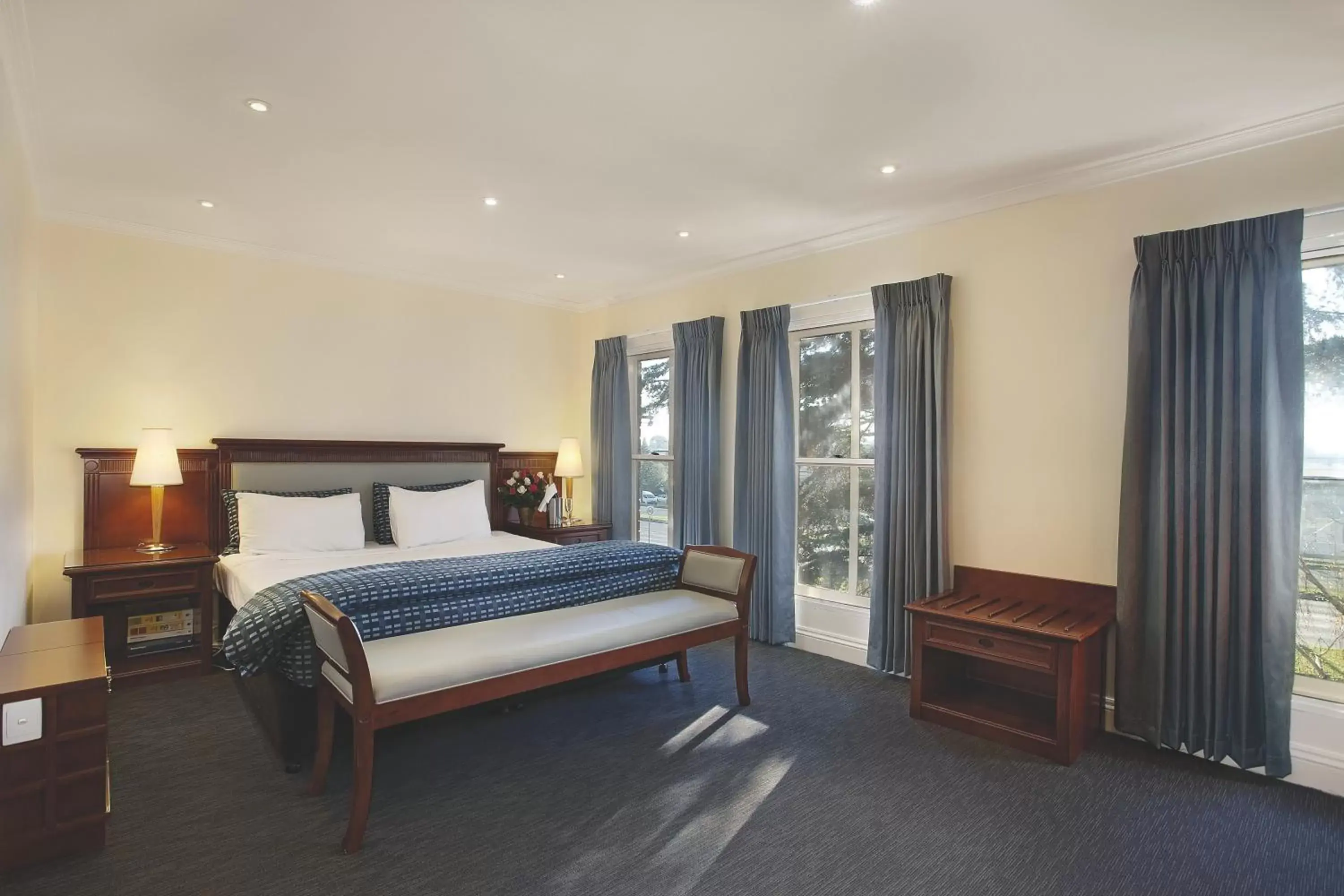 Bed in Best Western Plus Buckingham International