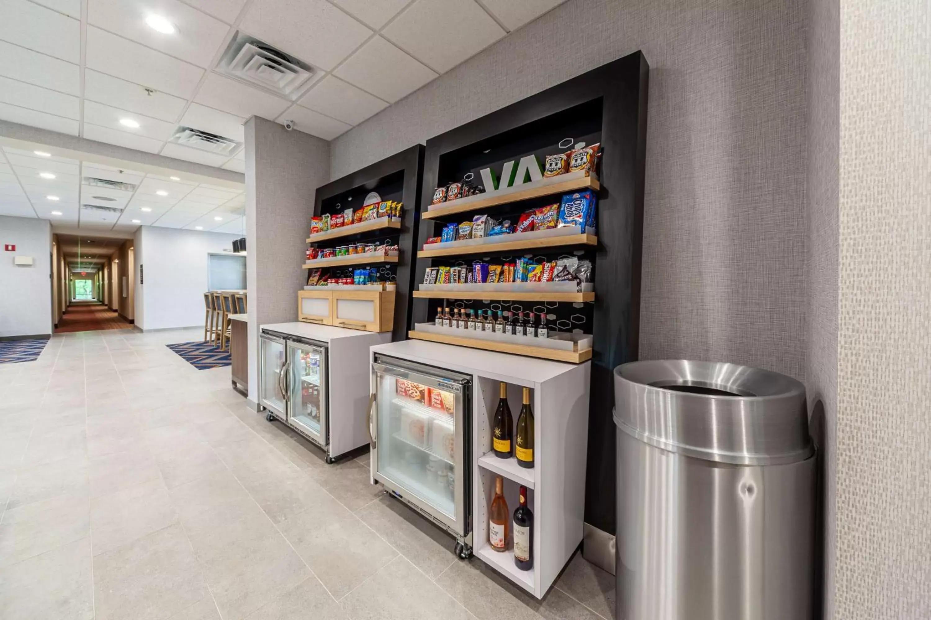 Restaurant/places to eat in Hampton Inn Winchester Restaurant/places to eat in Hampton Inn Winchester