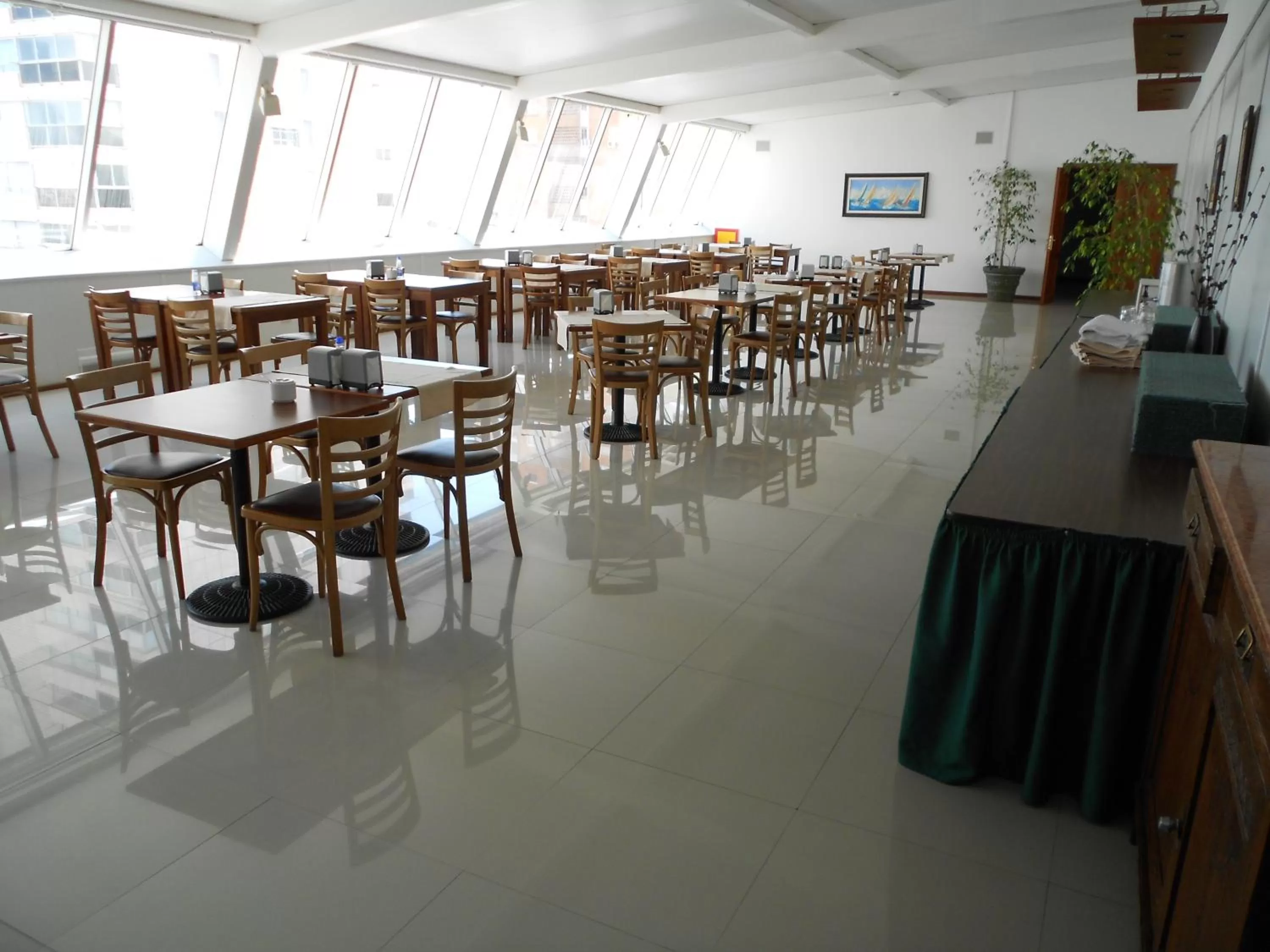 Breakfast in La Foret