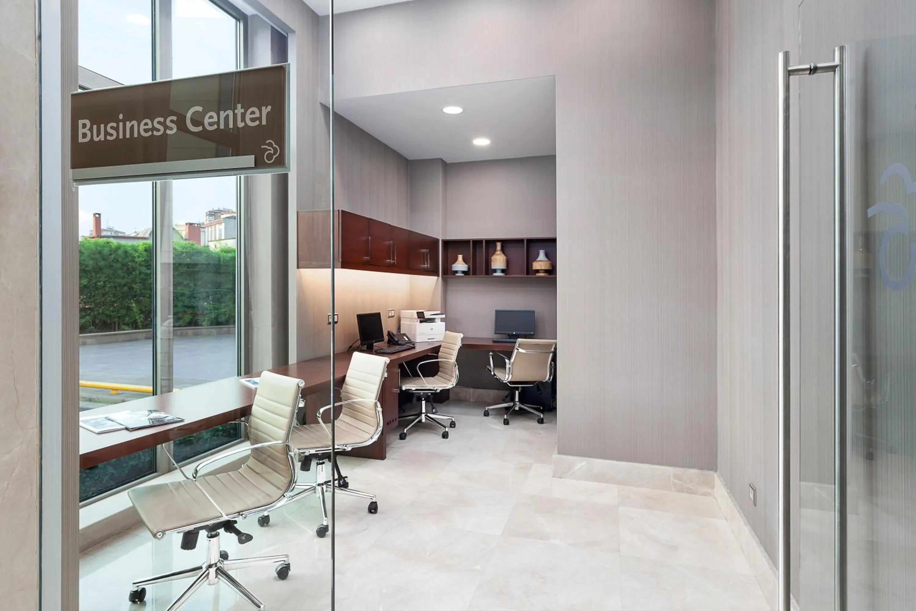 Business facilities in Park Dedeman Bostanci Hotel