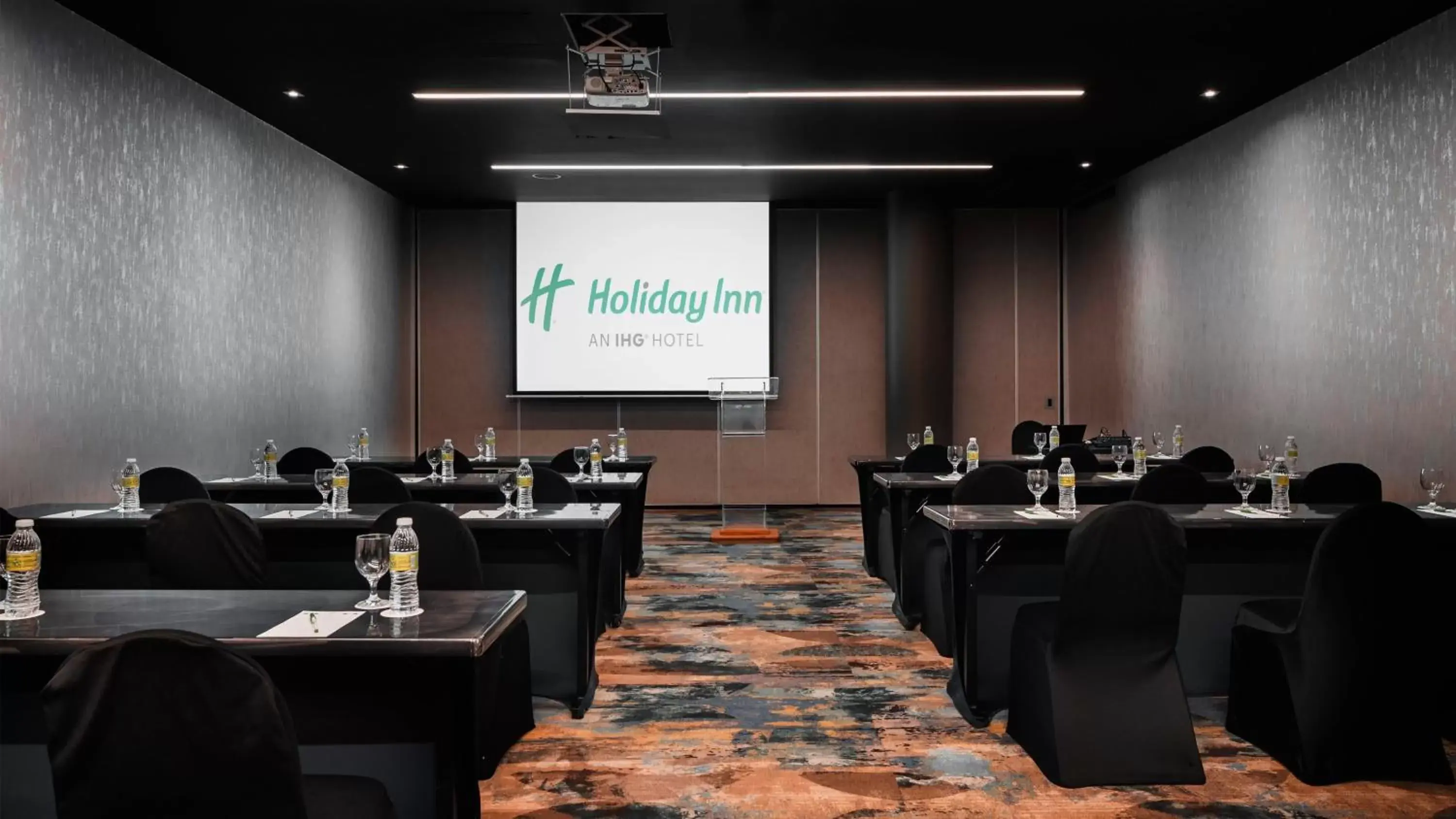 Meeting/conference room in Holiday Inn Santo Domingo, an IHG Hotel
